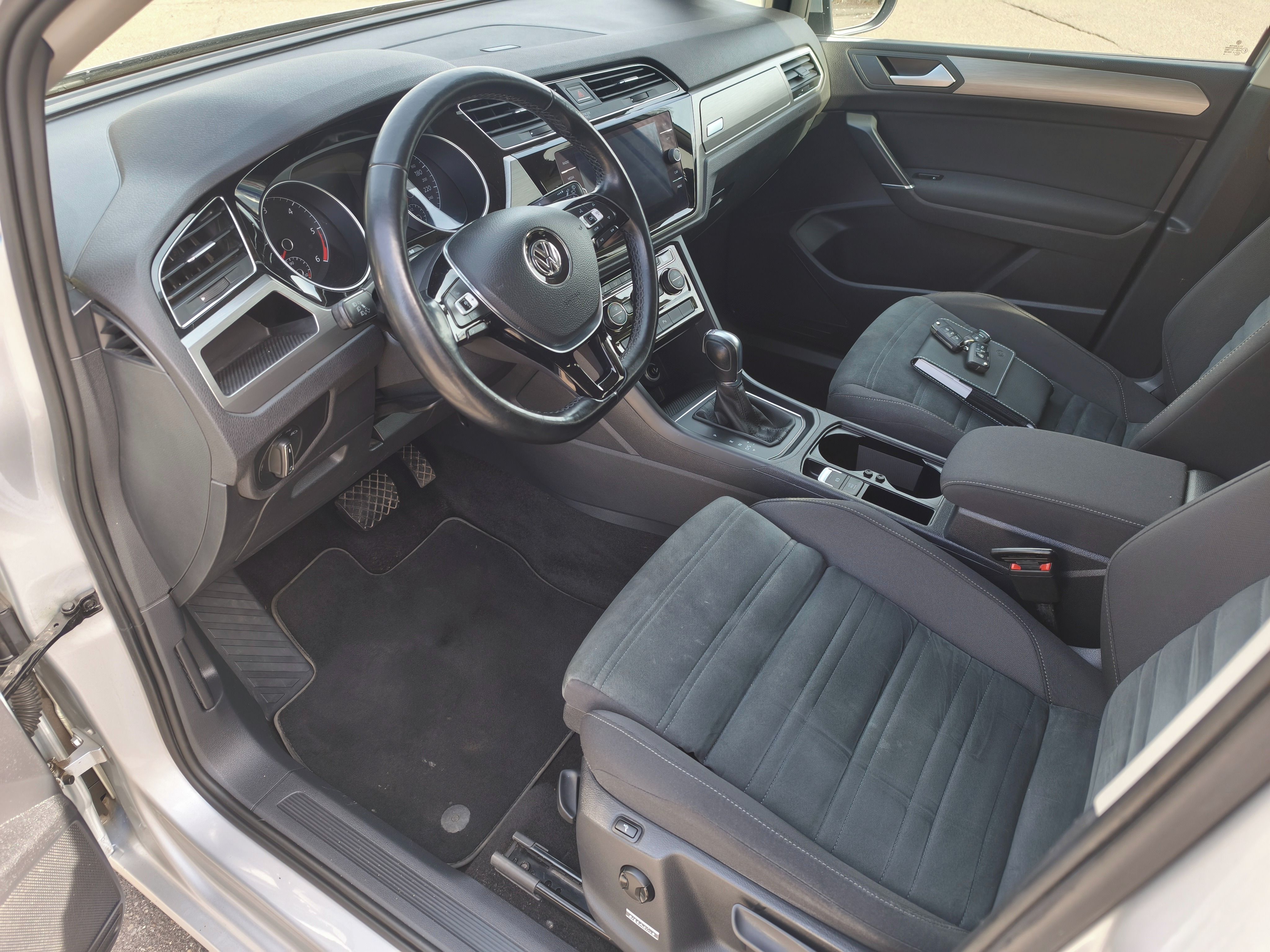 Volkswagen Touran, 2.0TDI 110kw Webasto  DPH - fotka 4