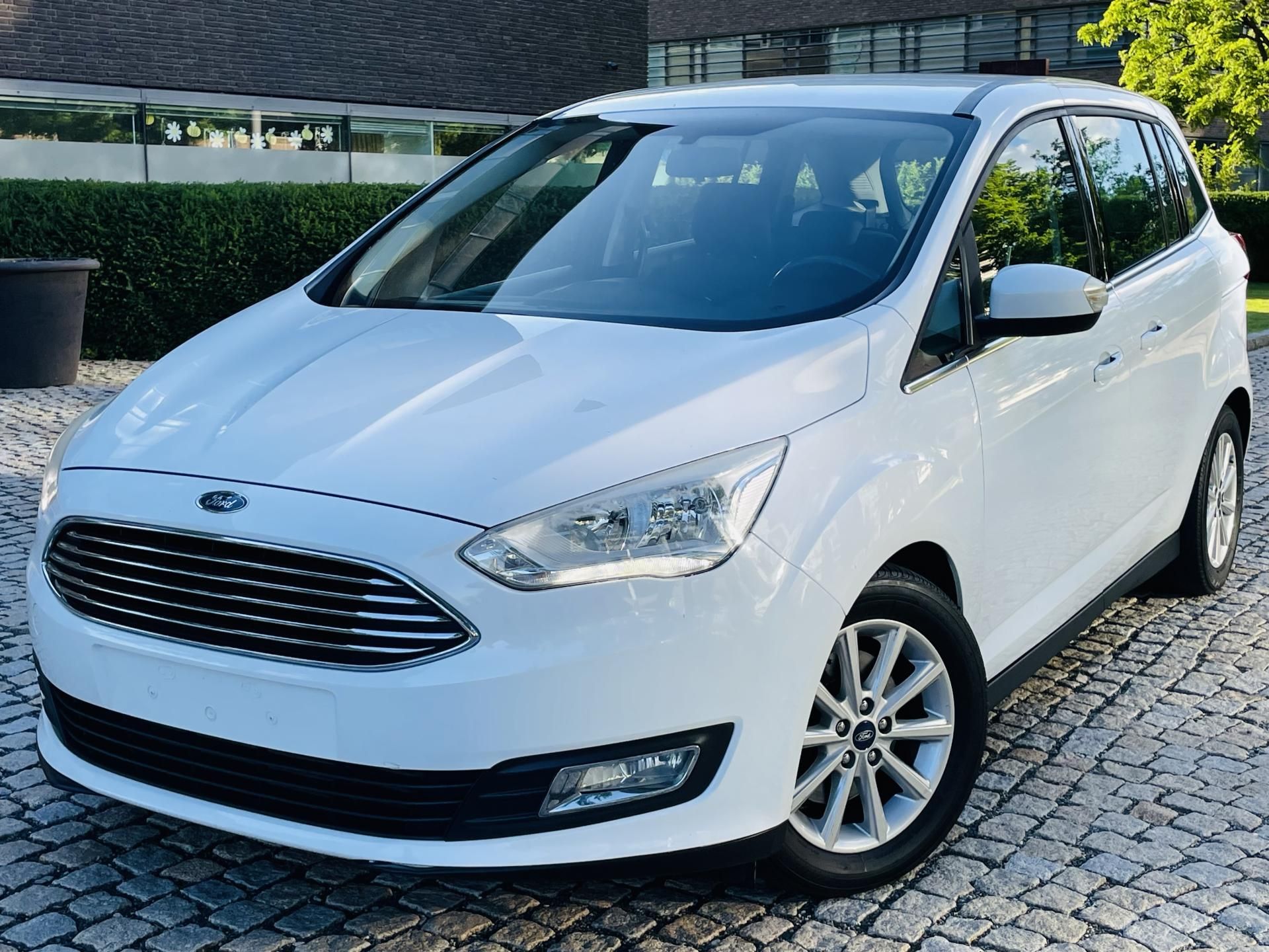 Ford Grand C-MAX, 2.0TDCi MANUÁL 7MÍST SERVISKA