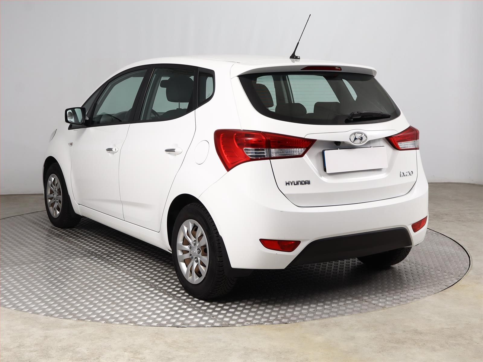 Hyundai ix20, 1.4 CVVT, Serv.kniha - fotka 4
