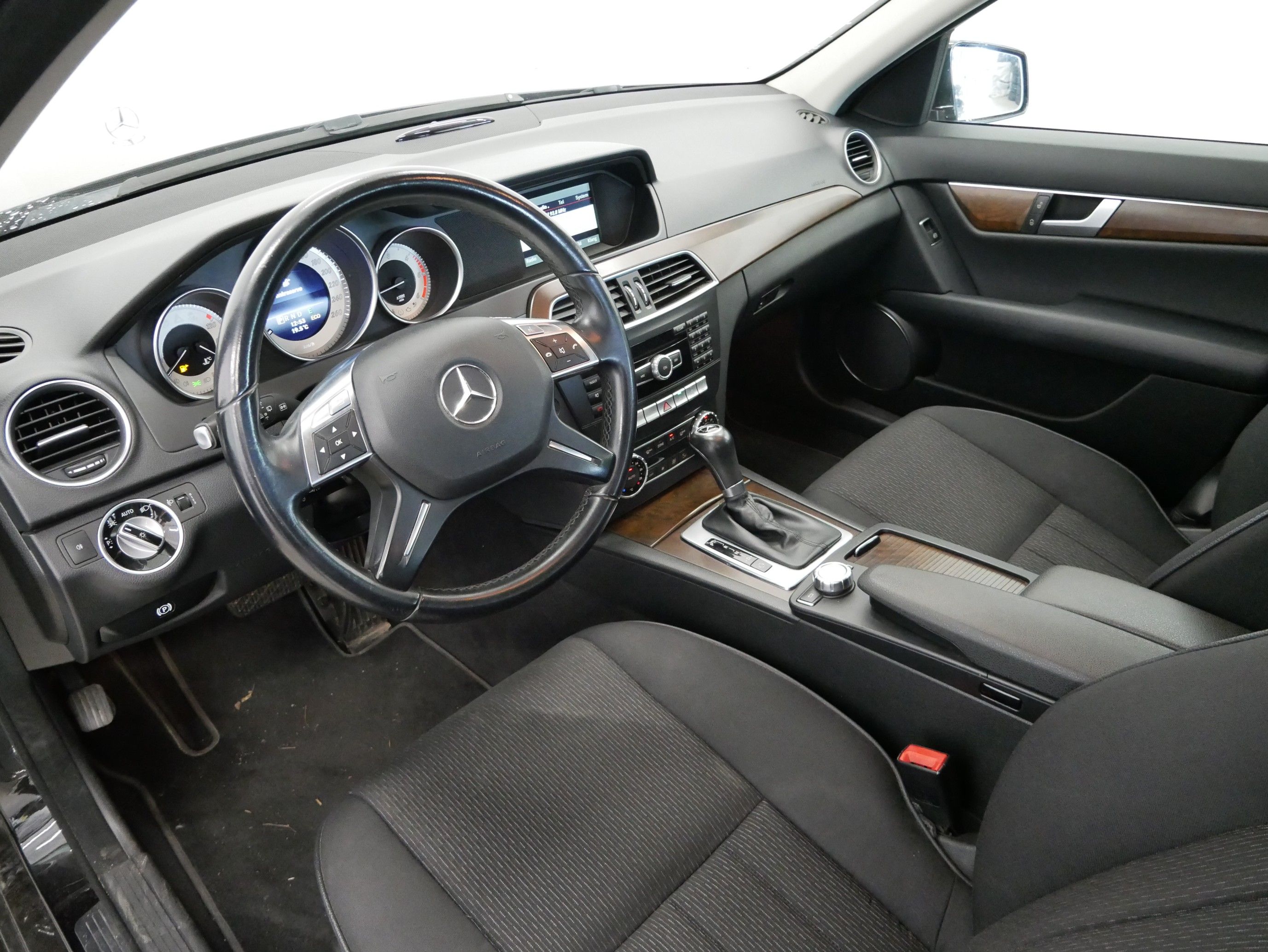 Mercedes-Benz Třídy C, 200 T-CDI 100 kW Elegance - fotka 5