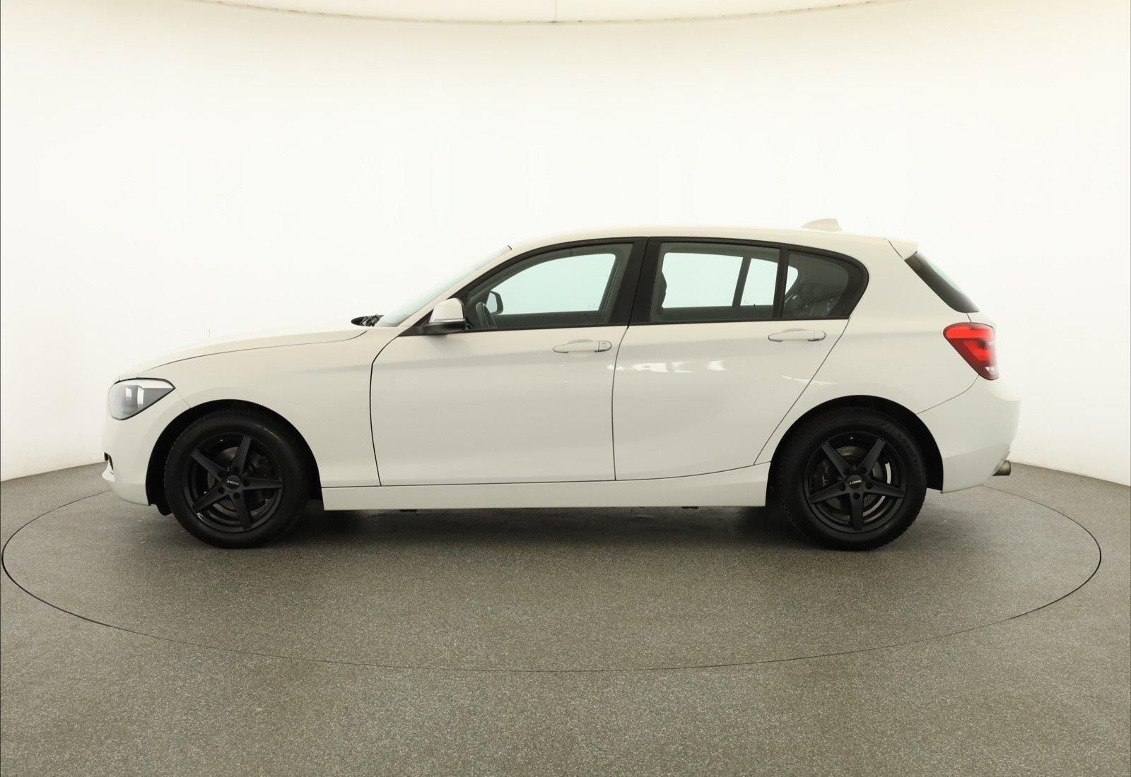 BMW Řada 1, 116d, Navi, Klima - fotka 3