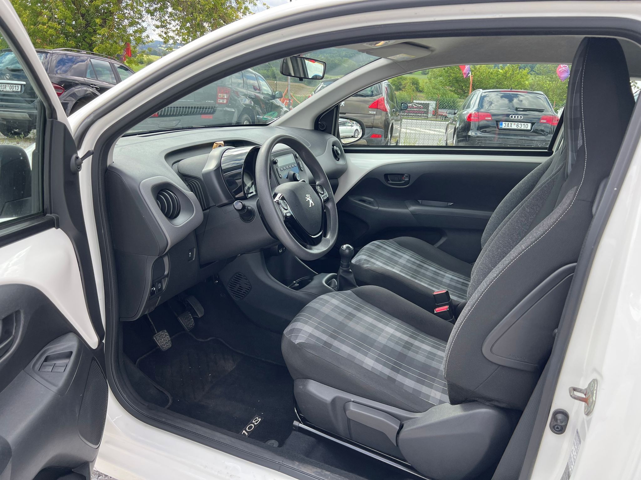 Peugeot 108, 1.0 i - fotka 5