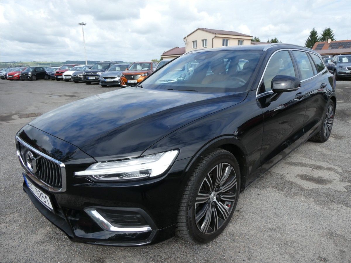 Volvo V60, 2,0 D3 AWD Inscription,DPH,ČR - fotka 3