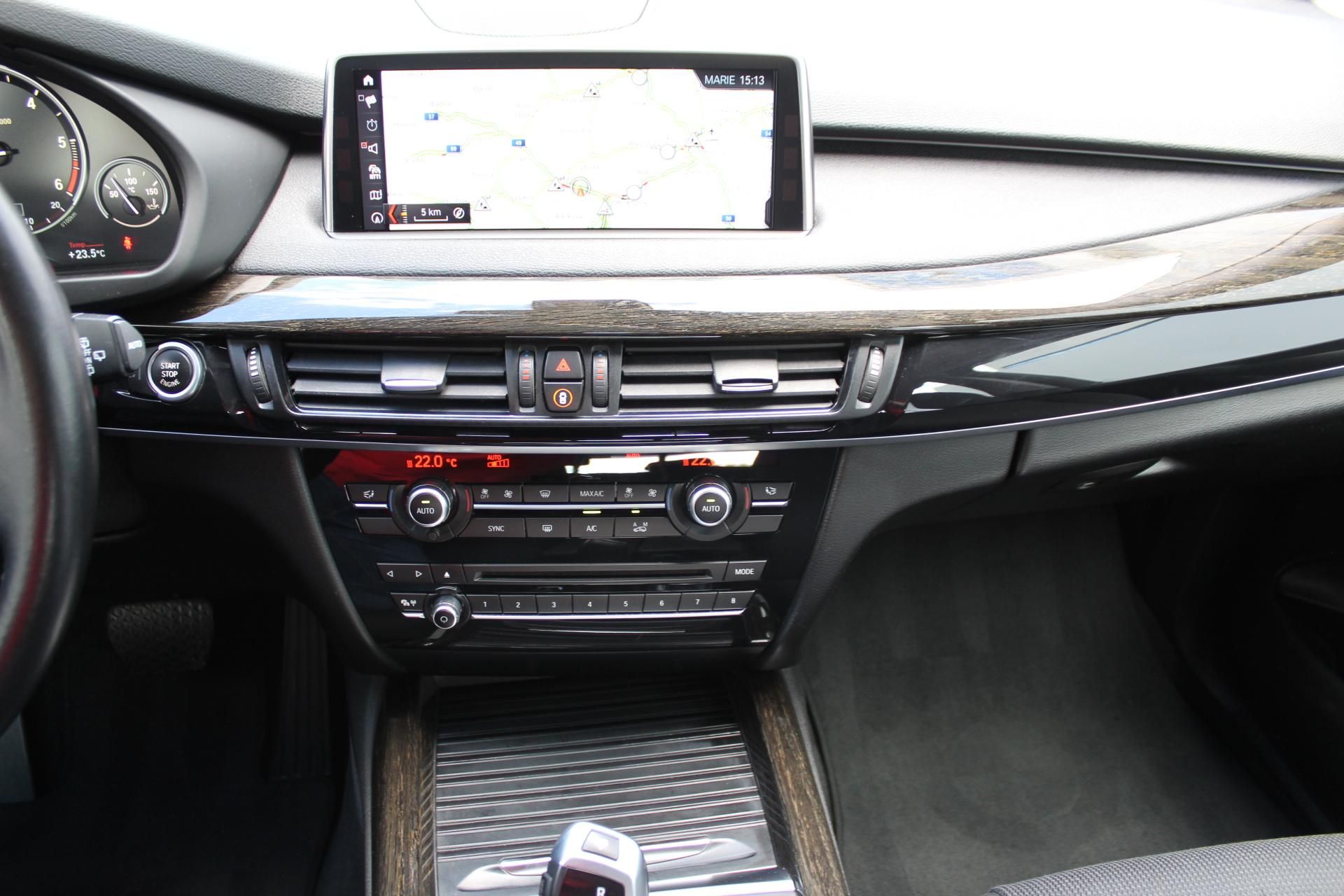 BMW X5, xDrive30d - fotka 5