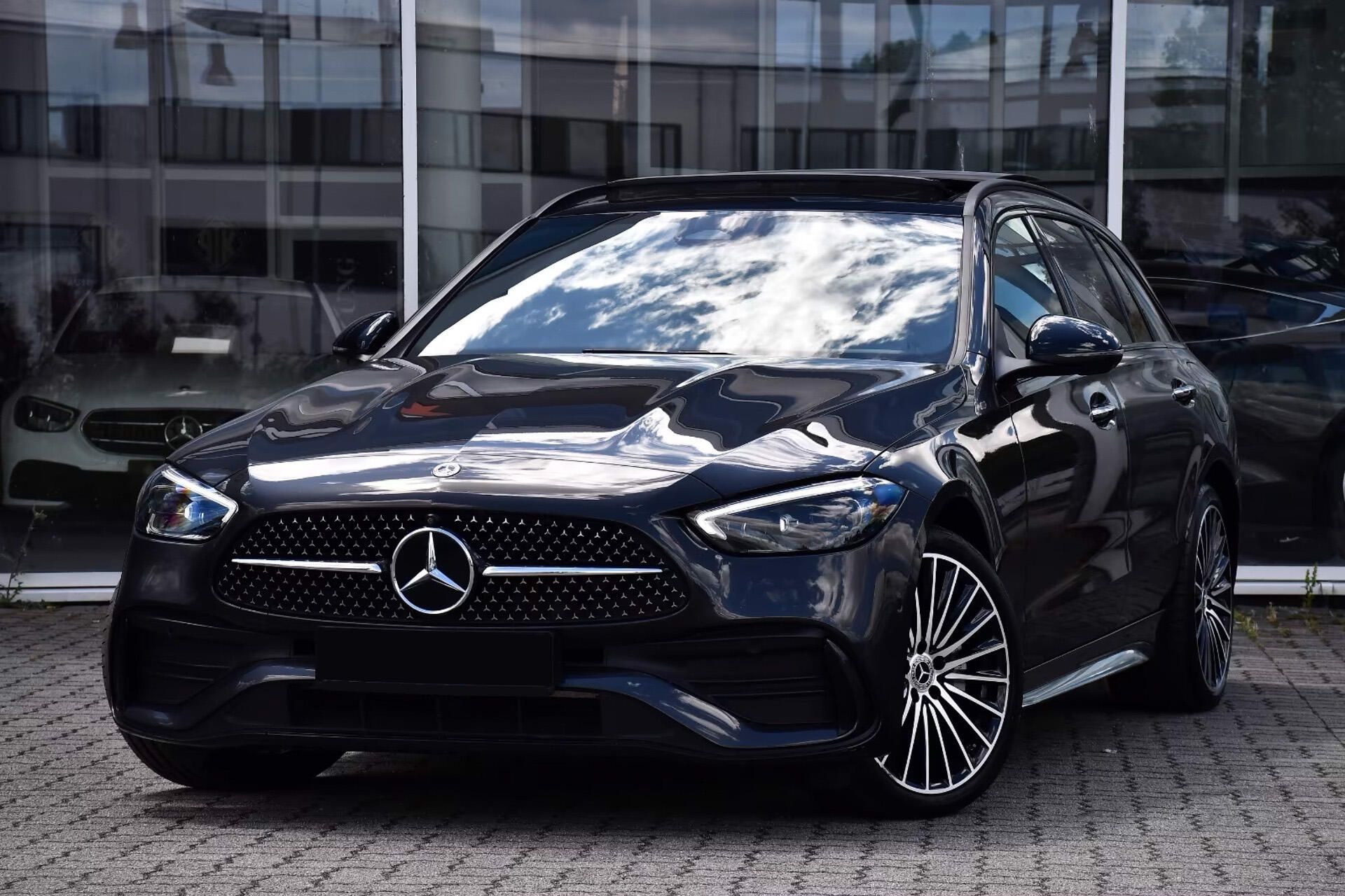 Mercedes-Benz Třídy C, 300e AMG Pano HuD 360 Burm DIG