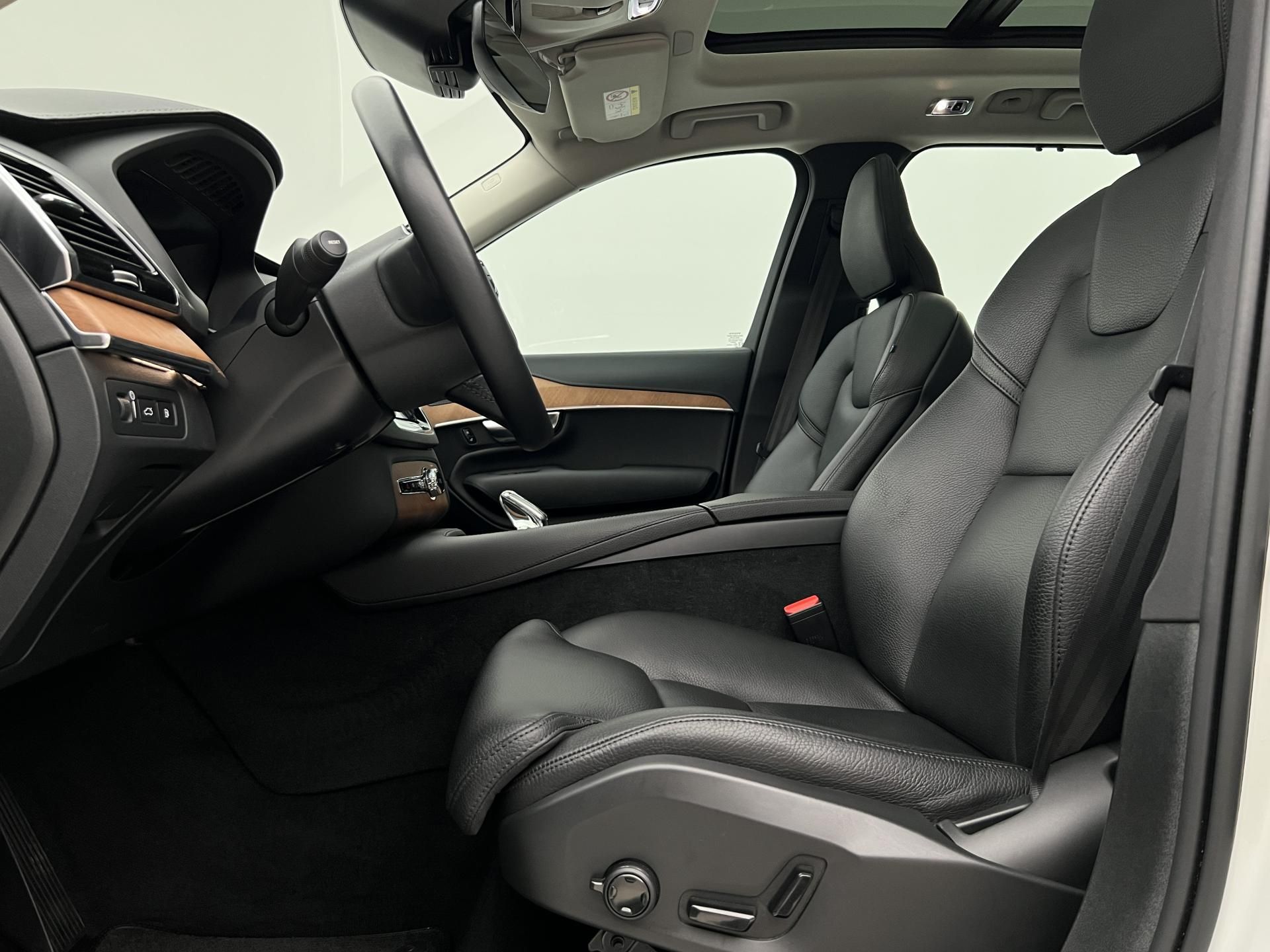 Volvo XC90, T8 AWD INSCRIPTION 7 MÍST AUT - fotka 3