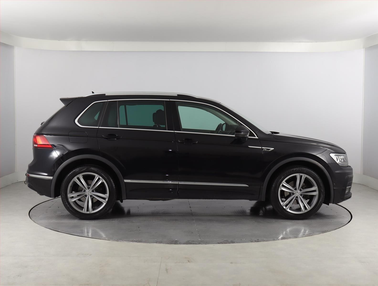 Volkswagen Tiguan, 1.5 TSI, R-Line, Automat, Kůže - fotka 6