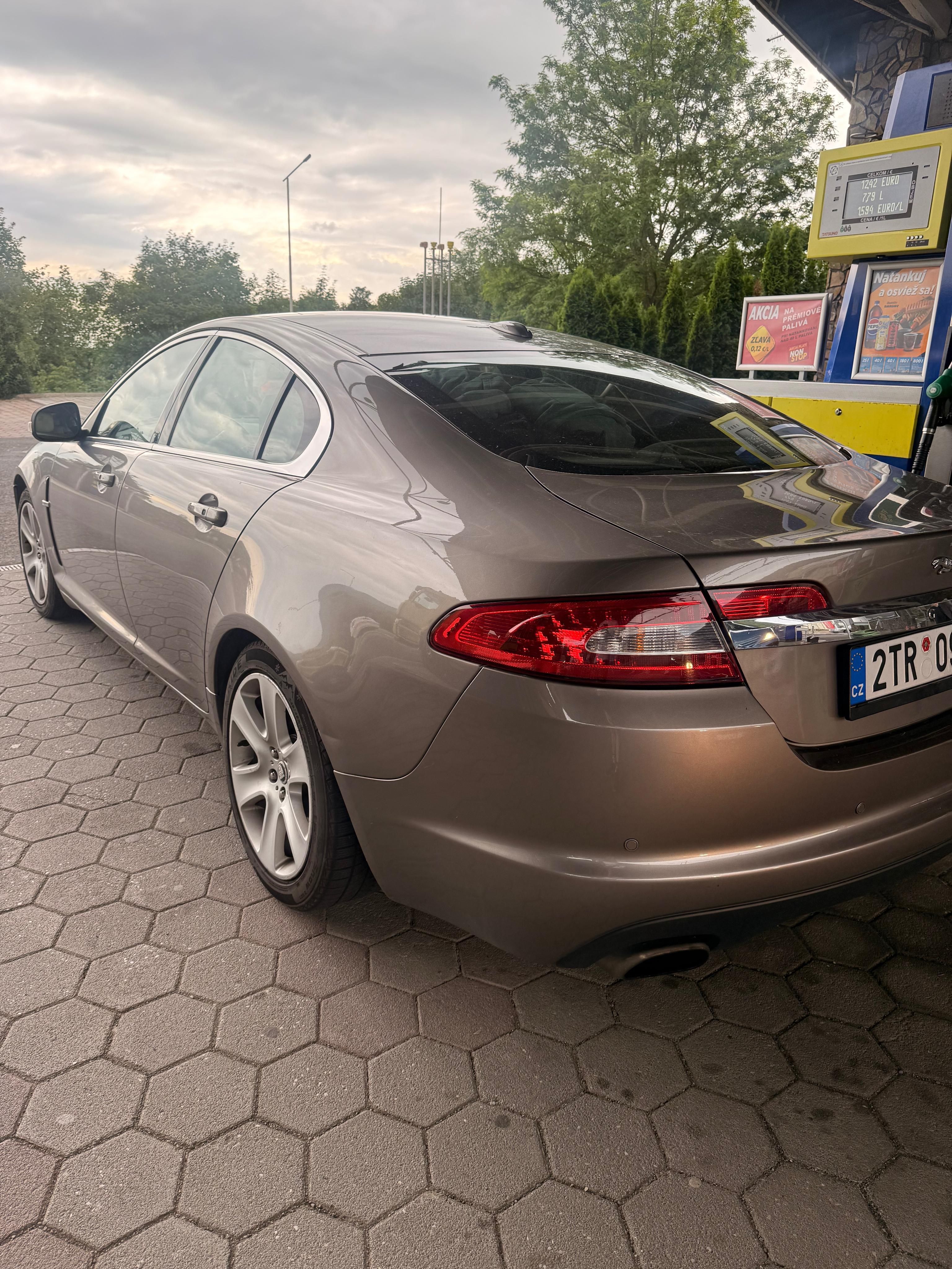 Jaguar XF, Jaguar XF 2,7D 2009