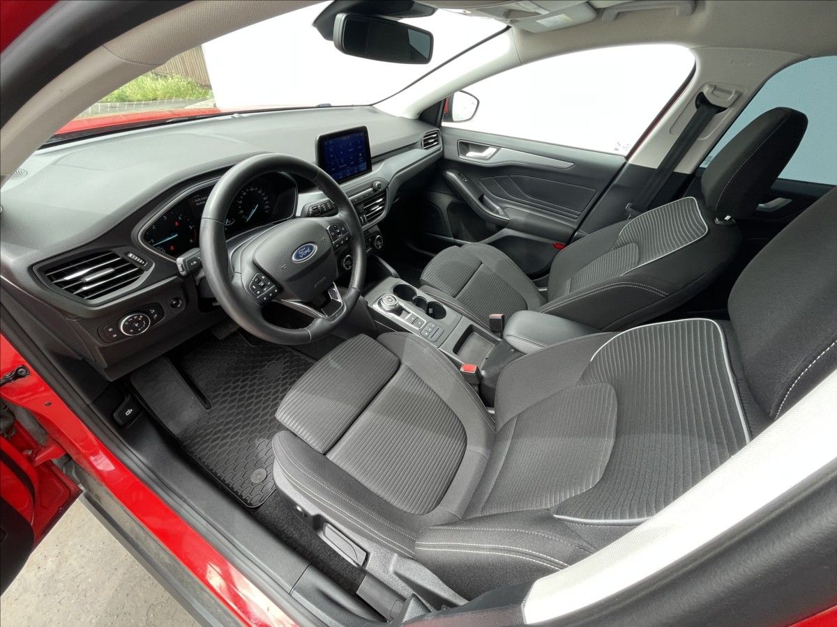 Ford Focus, 1,5 Ecoblue A8 Titanium Style - fotka 5