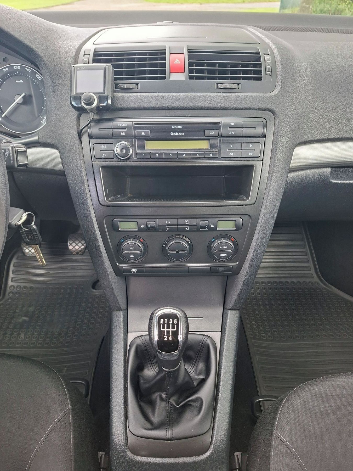 Škoda Octavia, 1.9 TDI, po servisu za 40.tis. - fotka 6