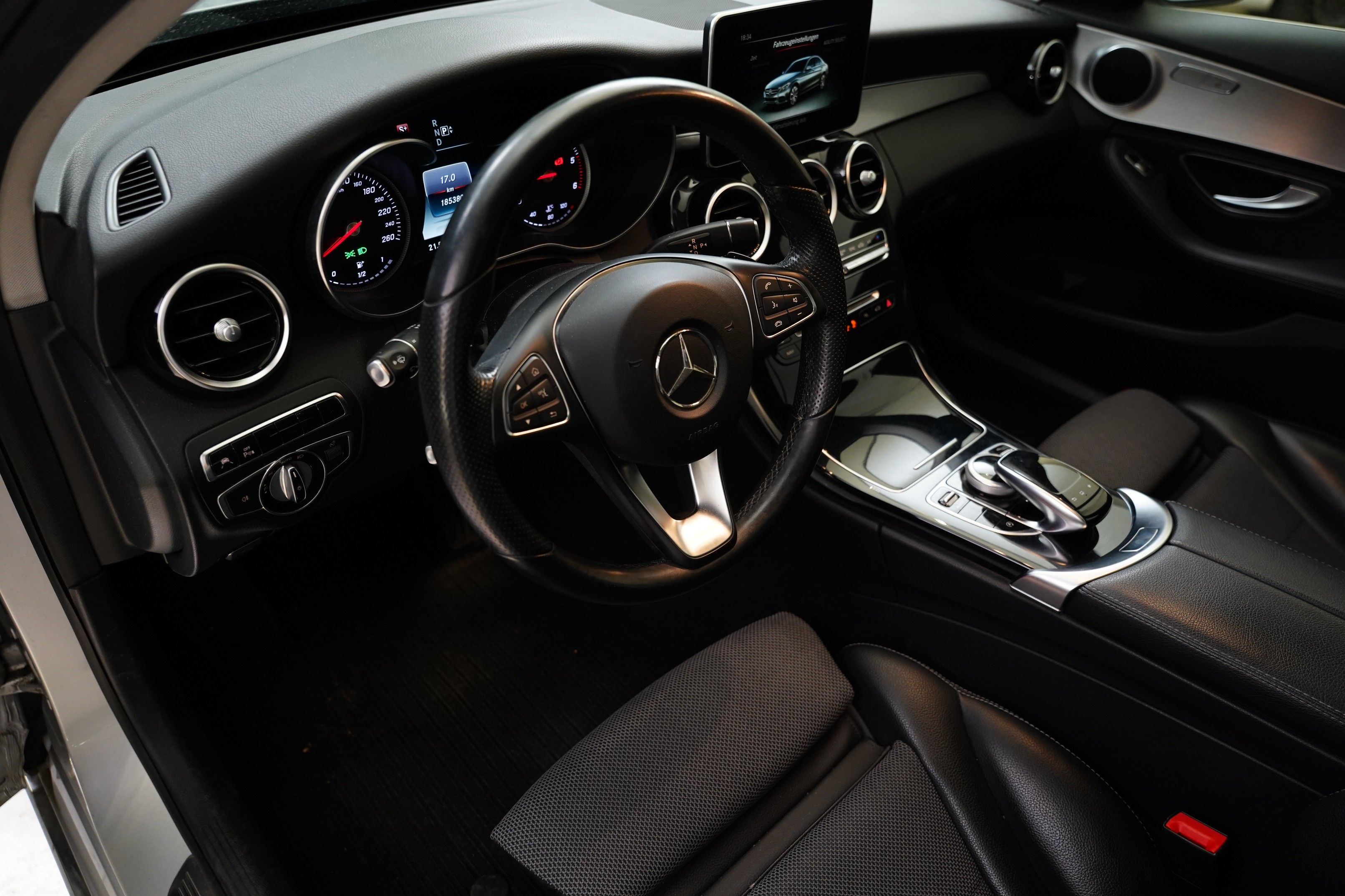 Mercedes-Benz Třídy C, 250 d 150 kW 4MATIC Avantgarde - fotka 5