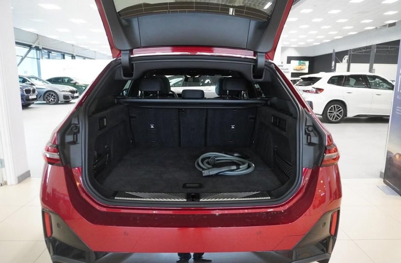 BMW i5, eDrive40 Touring M Sport Tažné - fotka 4