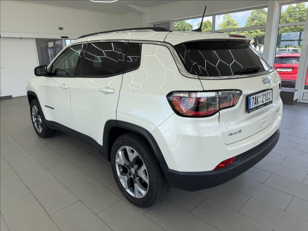 Jeep Compass, 2,0 M-Jet 125kW 4x4 DPH Automa - fotka 3