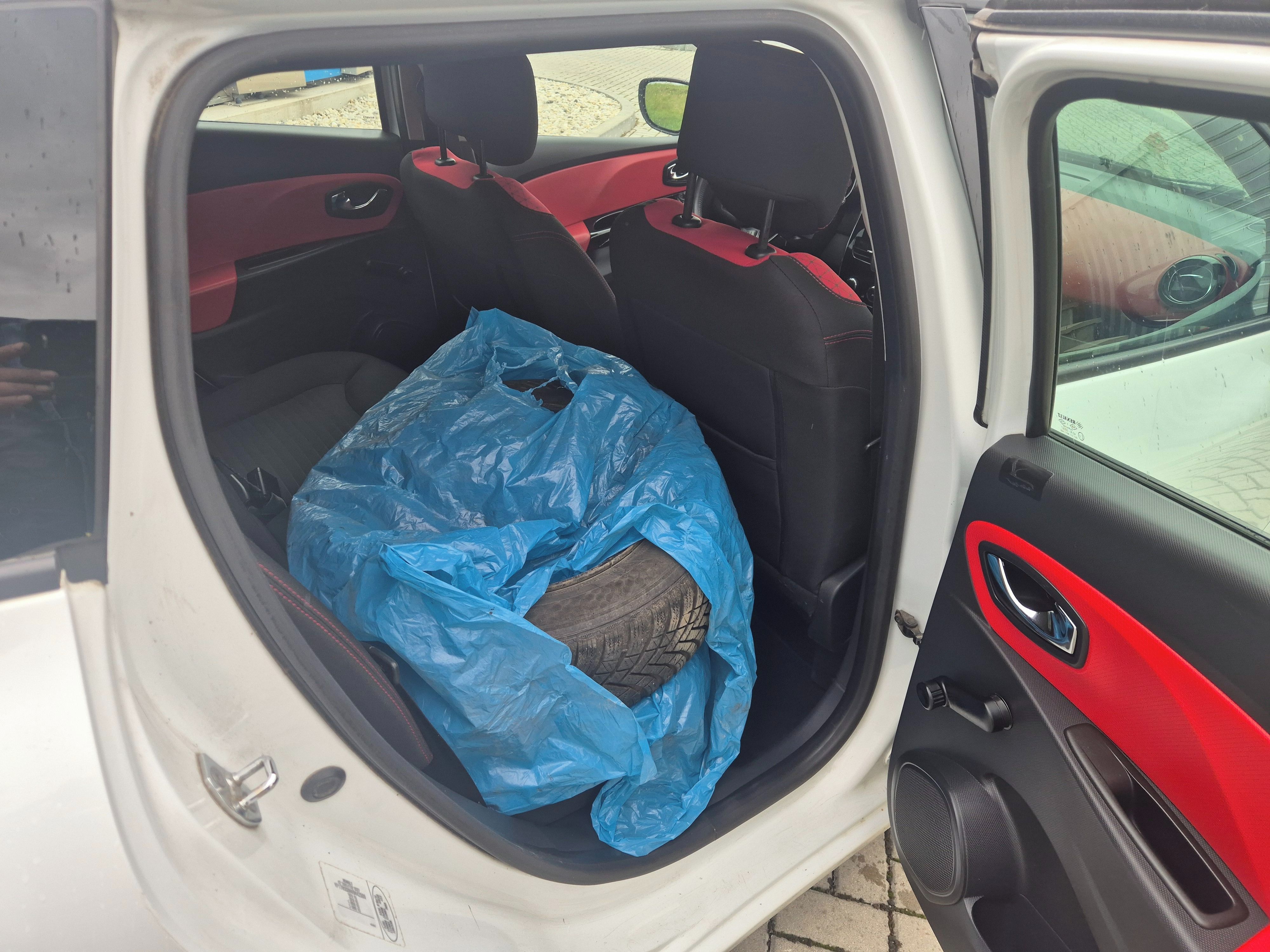 Renault Clio, 1.4 Mpi jednoduché - fotka 6