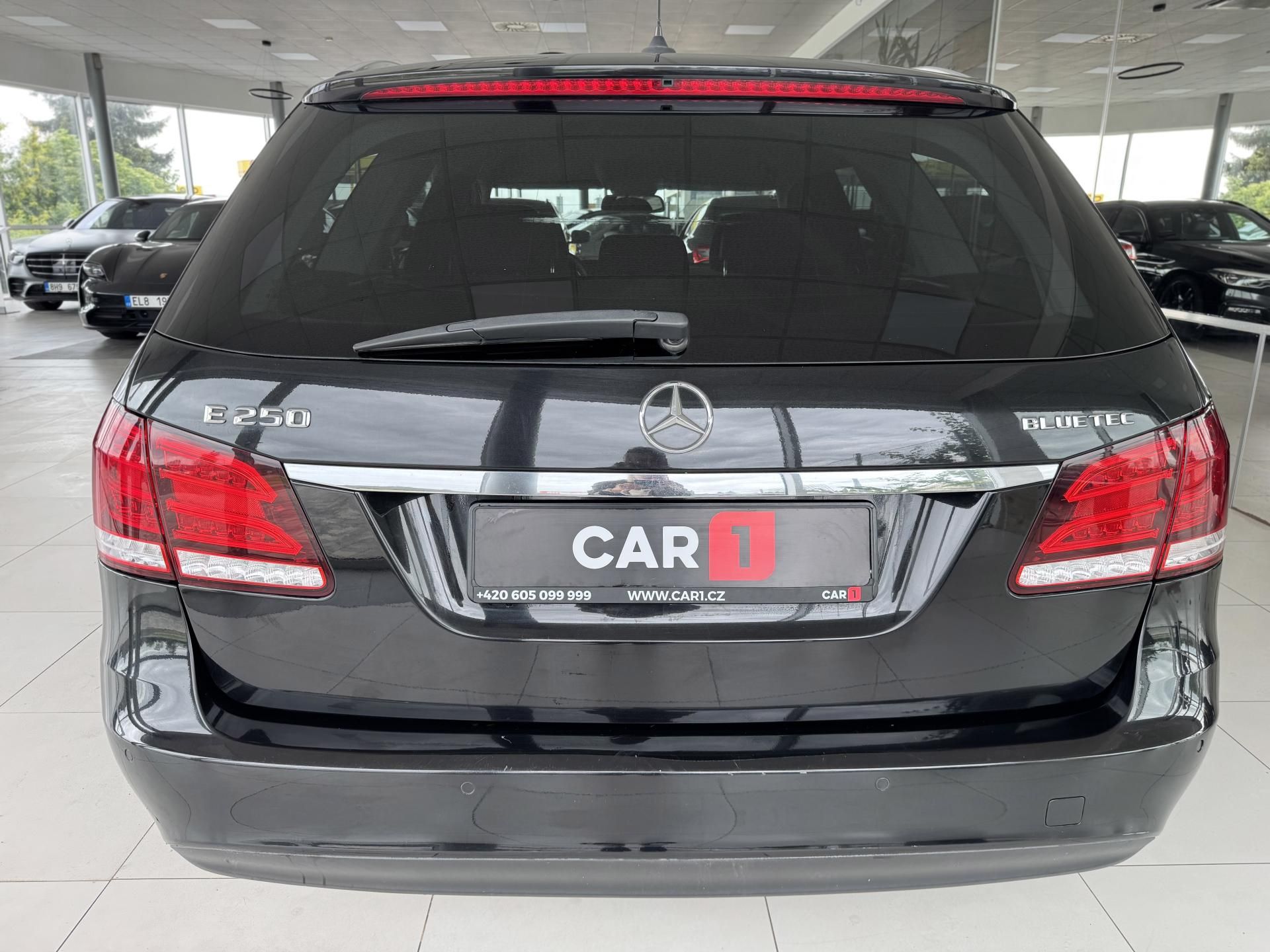 Mercedes-Benz Třídy E, 250d BT*9G-Tronic*LED*El.Kufr - fotka 5