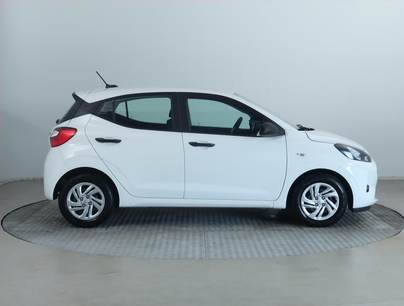 Hyundai i10, 1.0, Serv.kniha, Klima - fotka 6