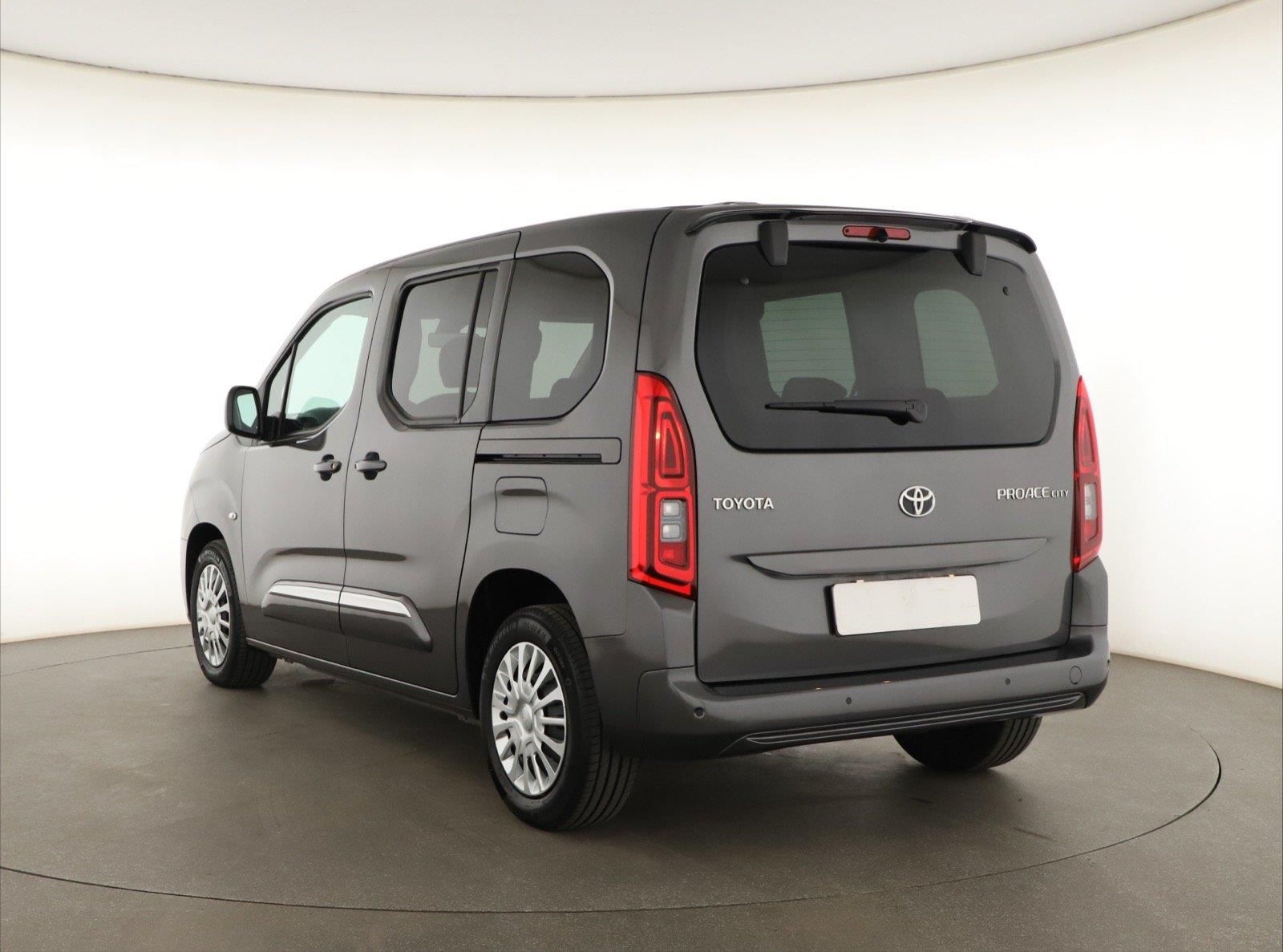 Toyota Proace City Verso, 1.2 T, Shuttle, 5Míst, Klima - fotka 4