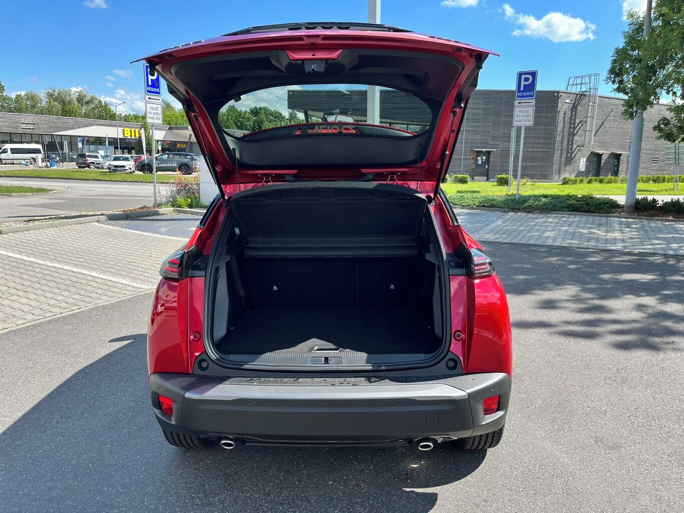 Peugeot 2008, ALLURE Hybrid 145 e-DCS6 - fotka 6