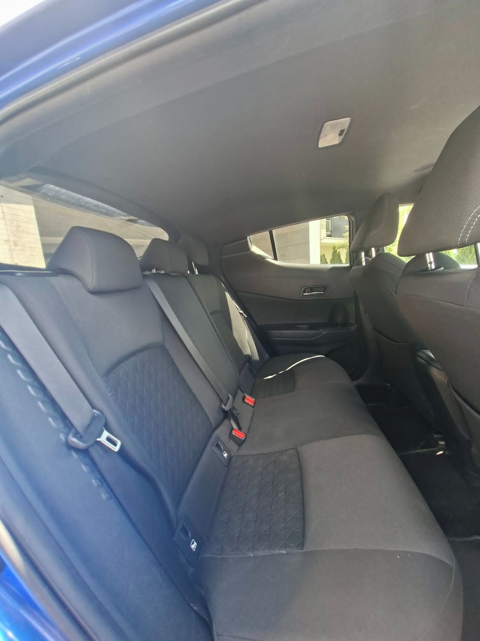 Toyota C-HR, 1.8 Hybrid, servisováno - fotka 4