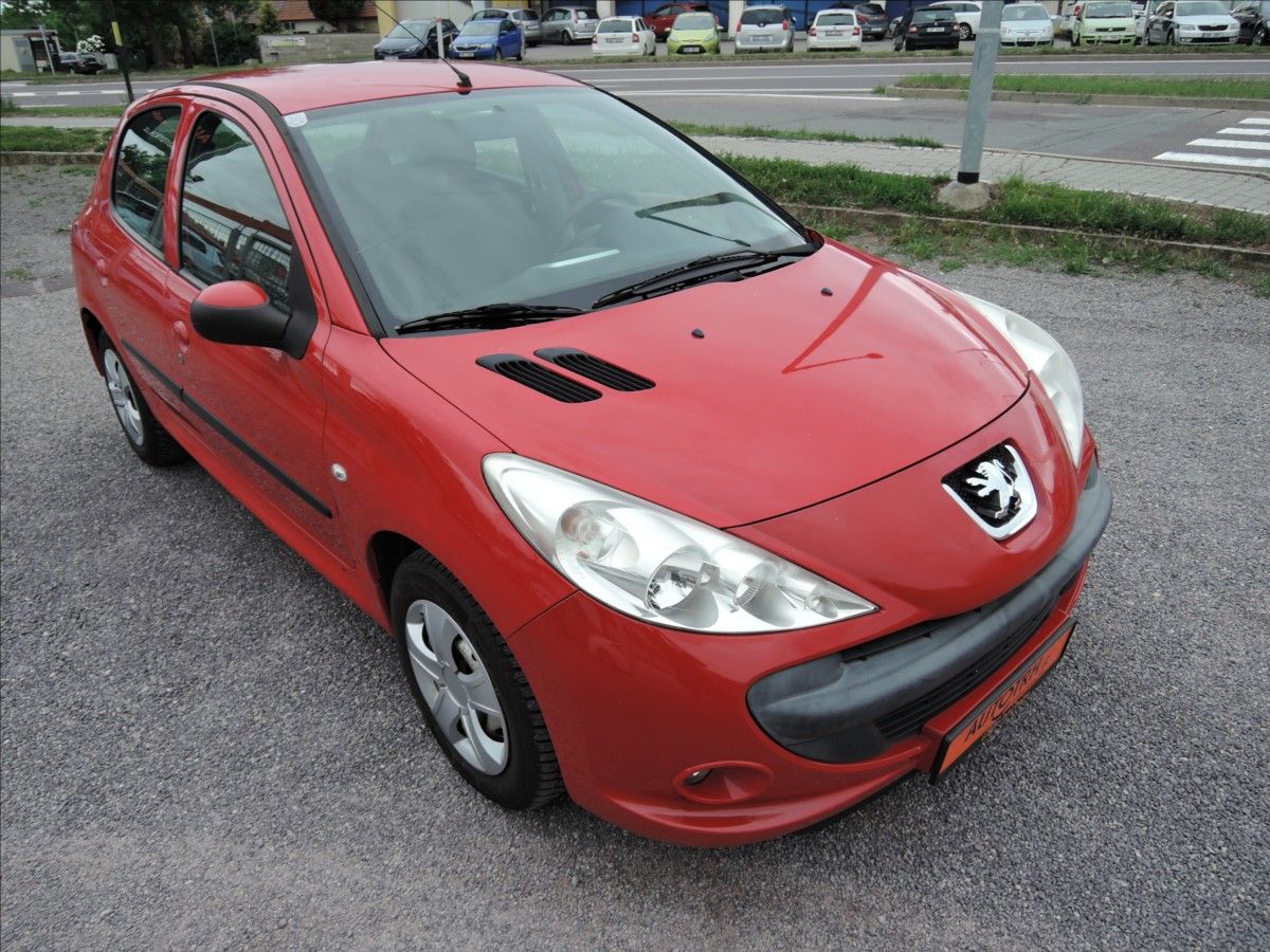 Peugeot 206, 1,4 i 1.maj. 88tkm  + - fotka 2