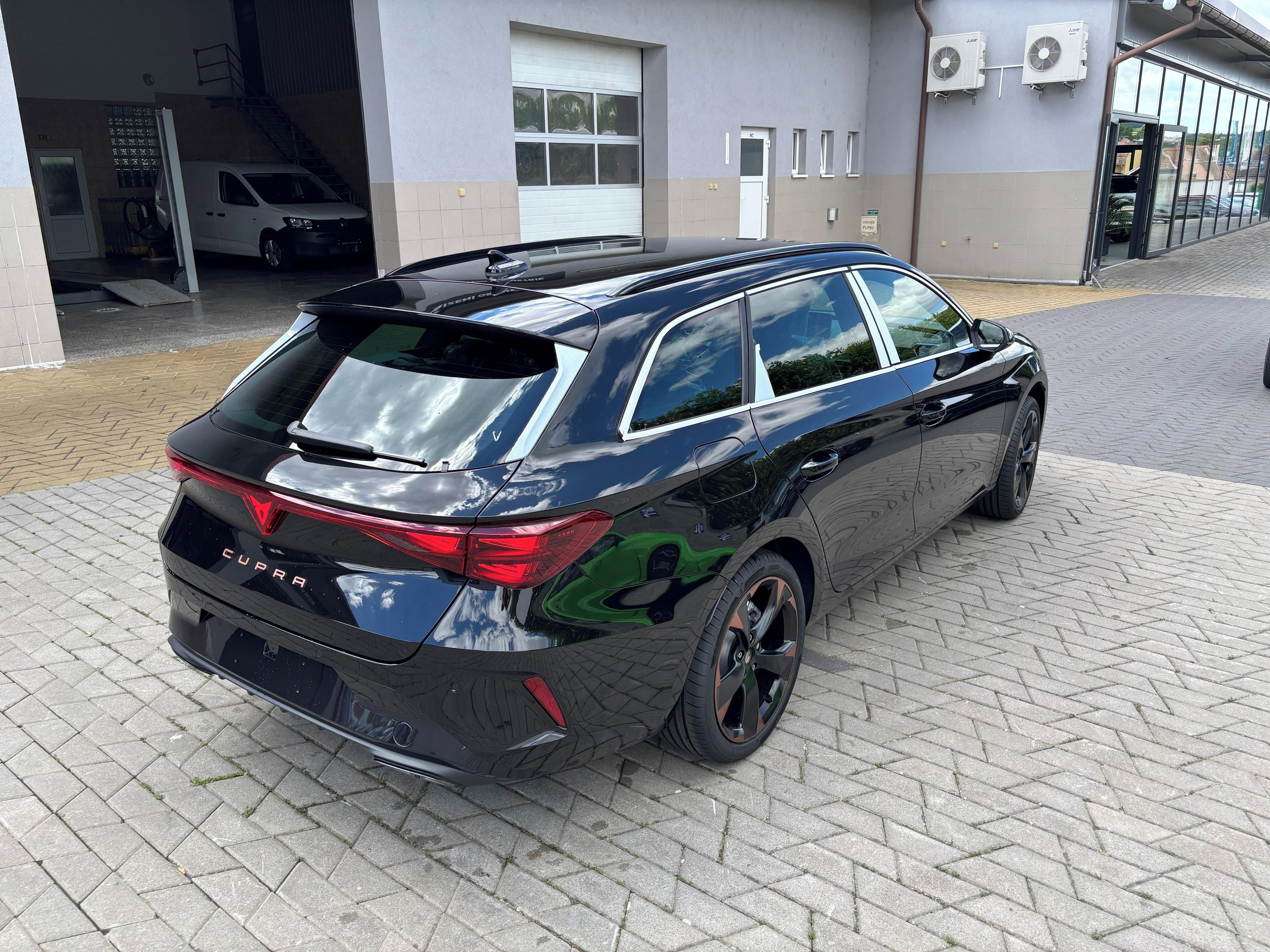 Cupra Leon, 1.5 TSI 110 kW - fotka 3