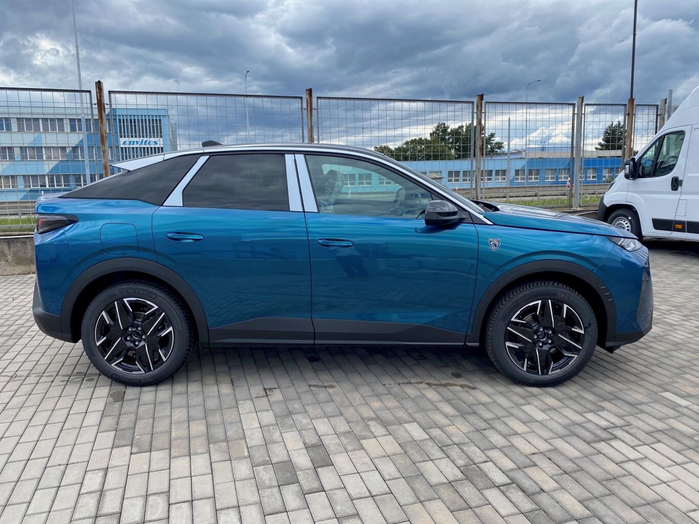 Peugeot 3008, GT Hybrid 145k - CELOROČNÍ PNE - fotka 4