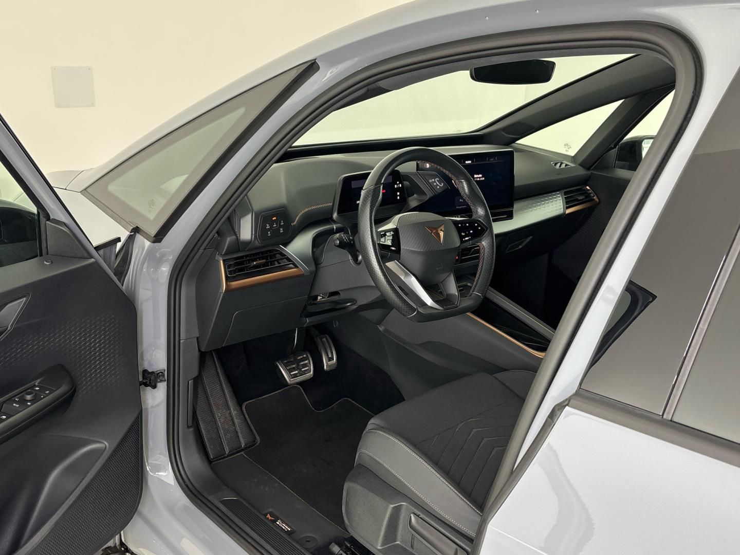Cupra Born, 0.0 elektro / 150 kW 58kWh - fotka 6