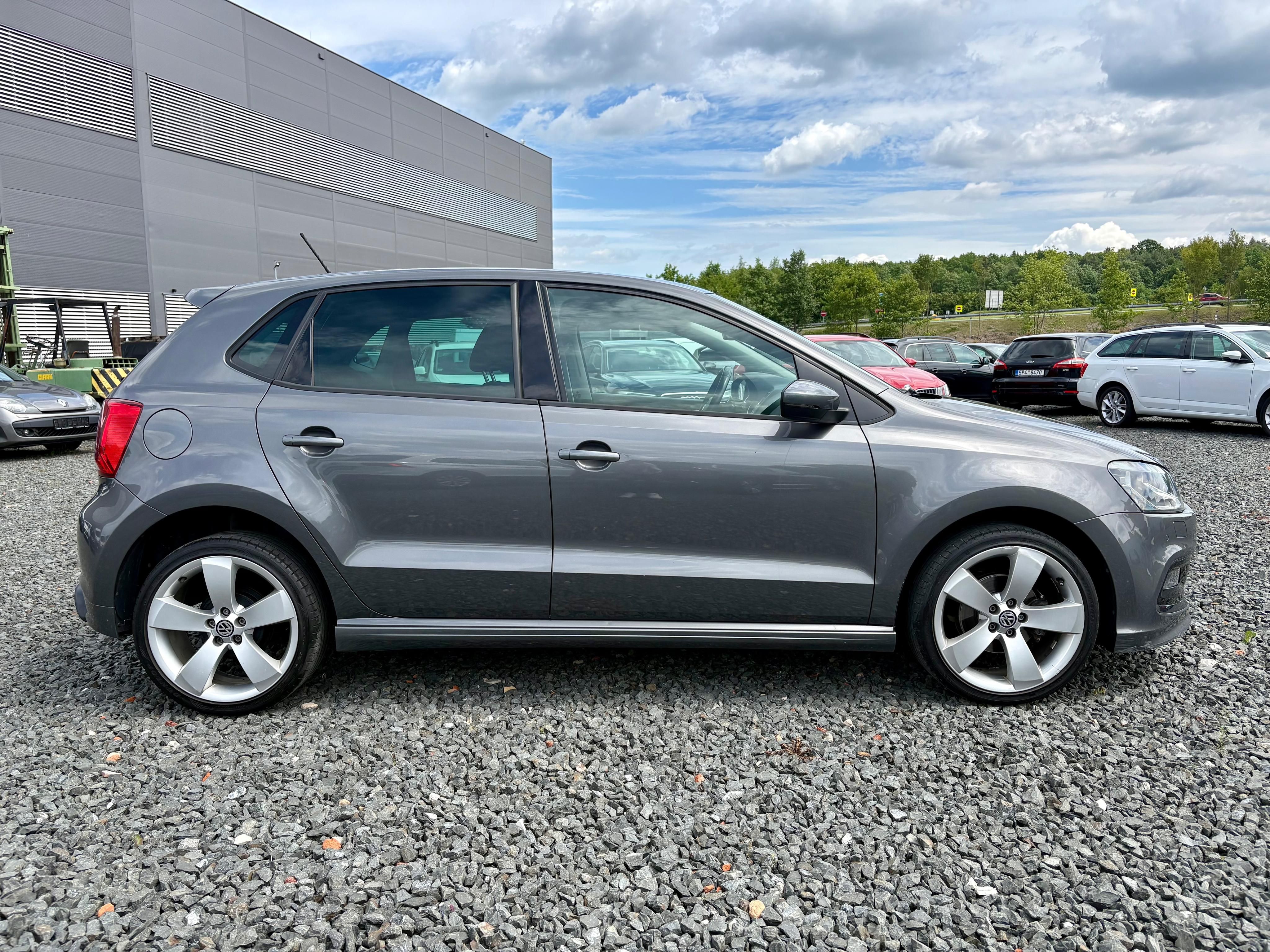 Volkswagen Polo, 1.0MPi 55kw R-Line - fotka 4
