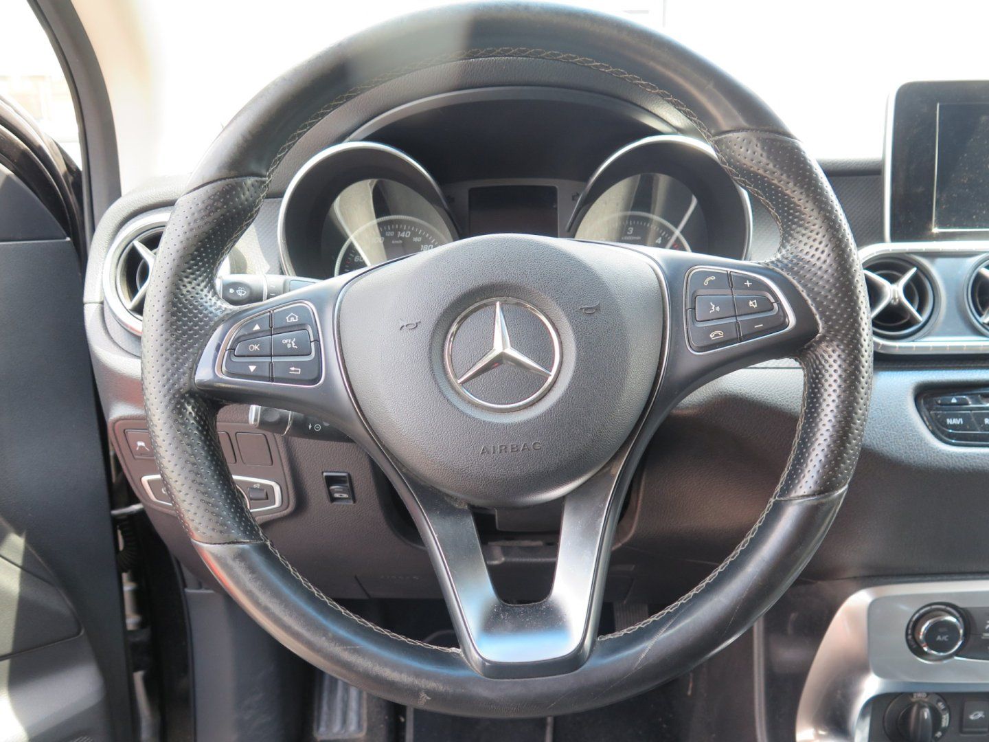 Mercedes-Benz Třídy X, X250d,automat,4x4,motor venku - fotka 5
