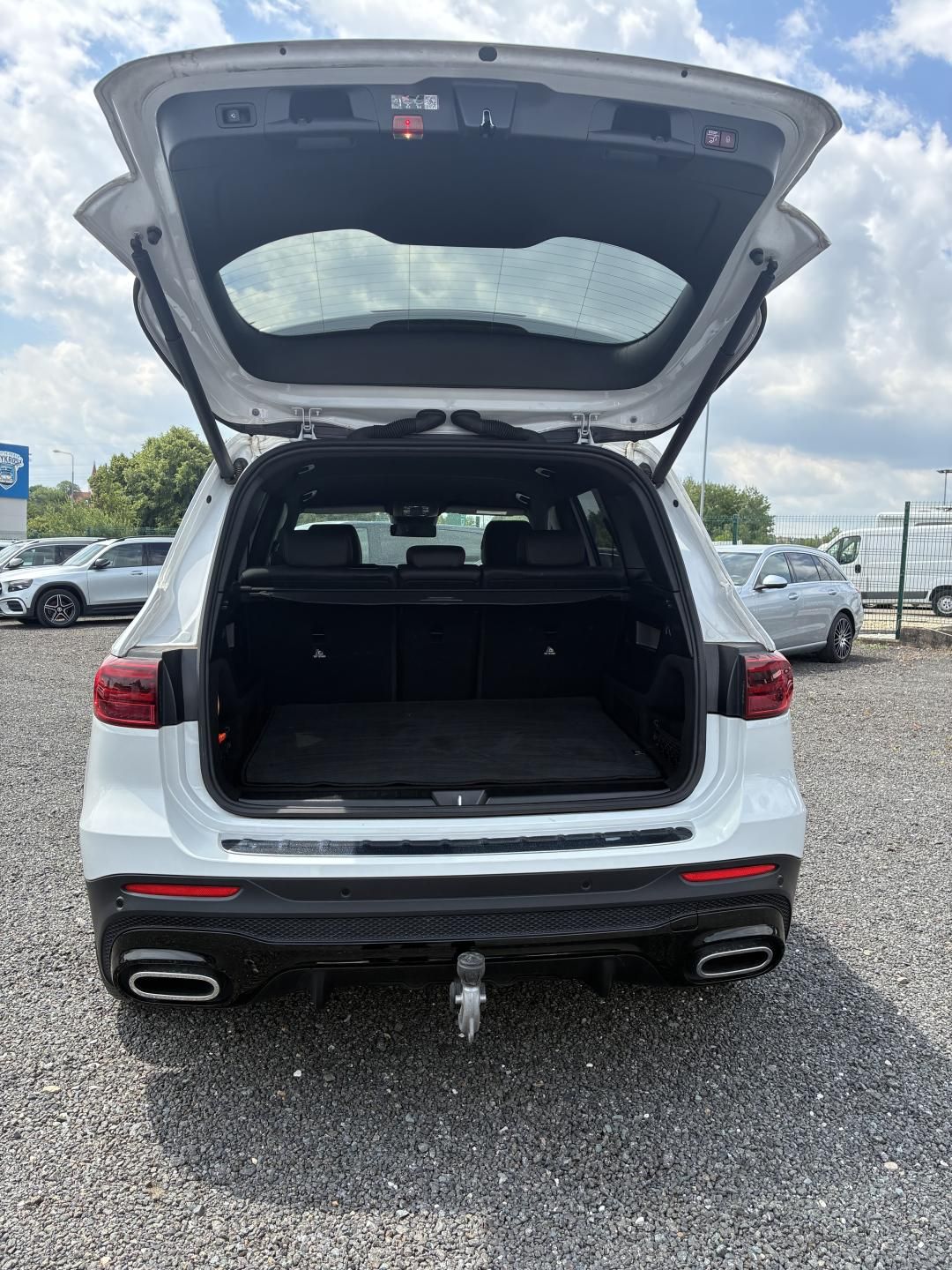 Mercedes-Benz GLB, 200d 4MATIC - fotka 4