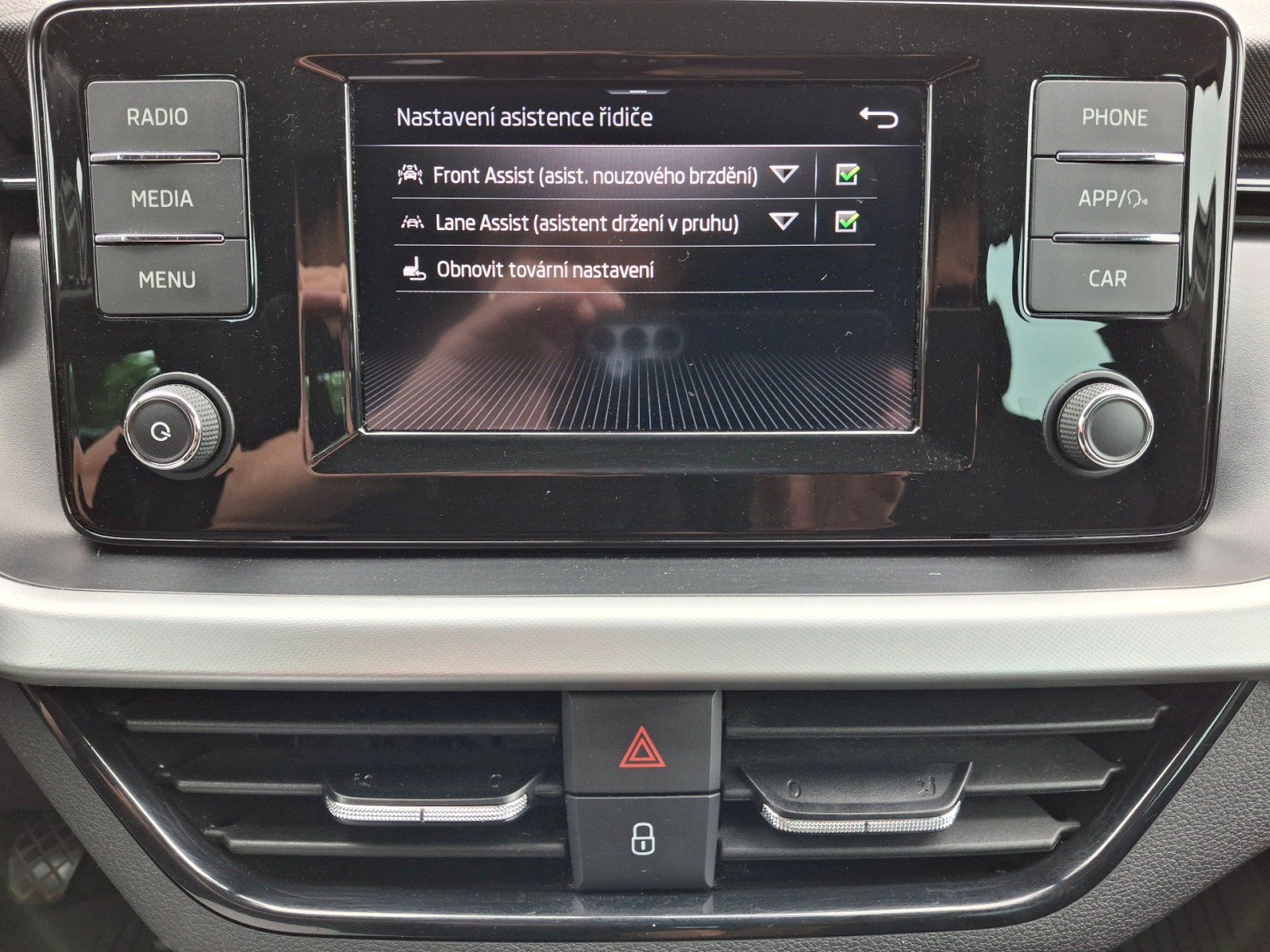 Škoda Scala, Ambition 1,0TSi 81kW - fotka 2