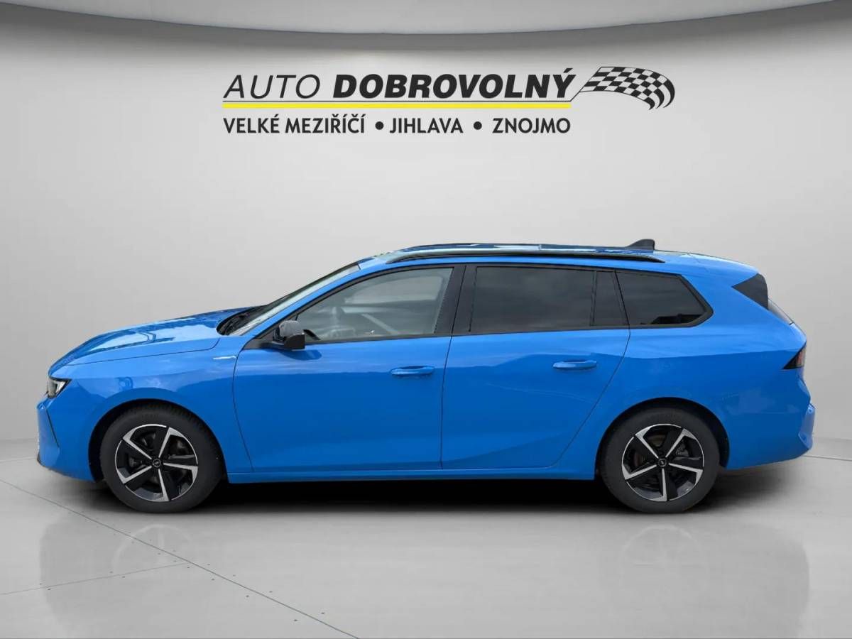 Opel Astra, Edition ST 1.2 TURBO (96kW/130 - fotka 3