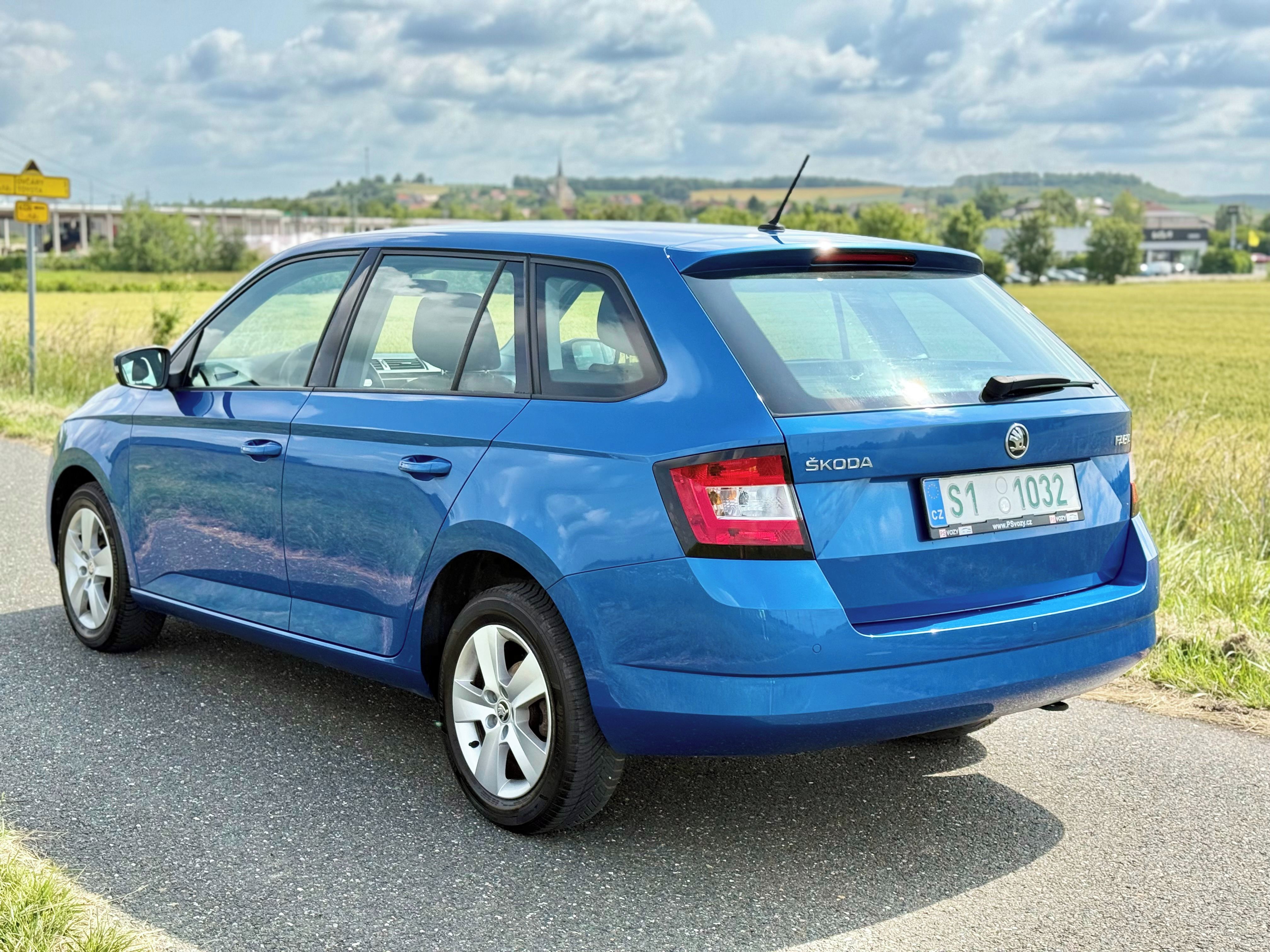 Škoda Fabia, historie Škoda, pěkná výbava - fotka 4
