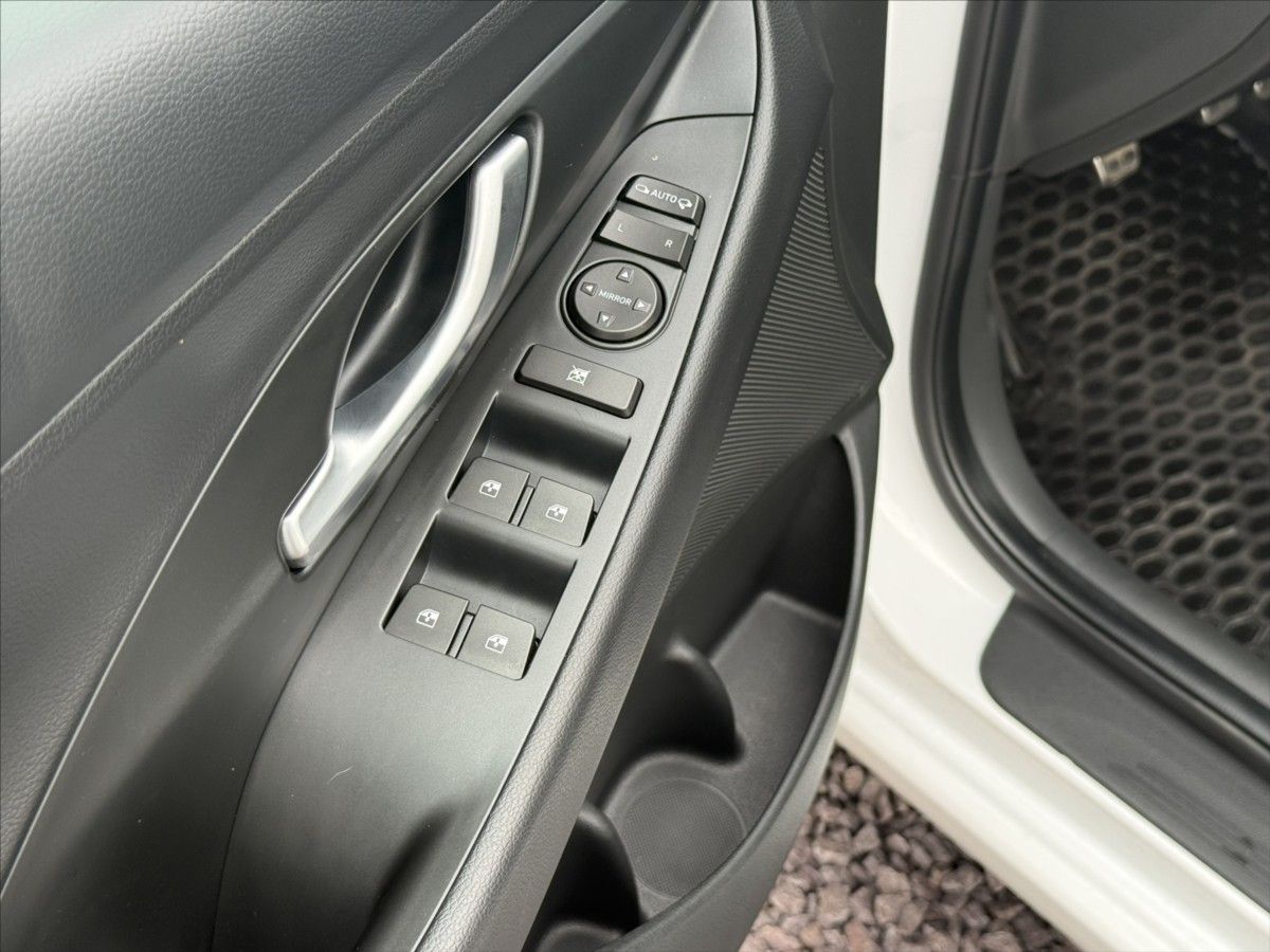 Hyundai i30, 1,5 T-GDI 118kW N-Line - fotka 6