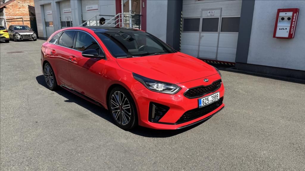 Kia ProCeed, 1,6 1.6 T-GDI GT - fotka 3