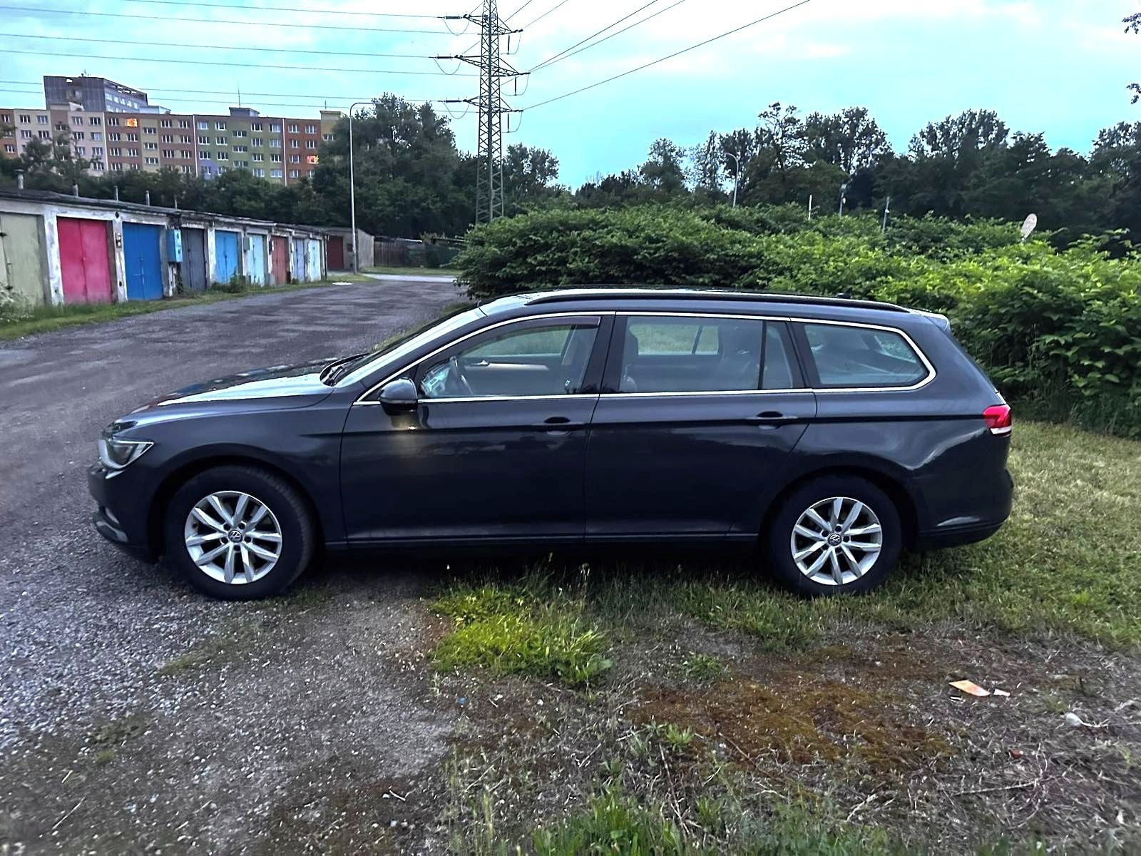 Volkswagen Passat, 2.0 TDI-comfortline,servisován - fotka 6