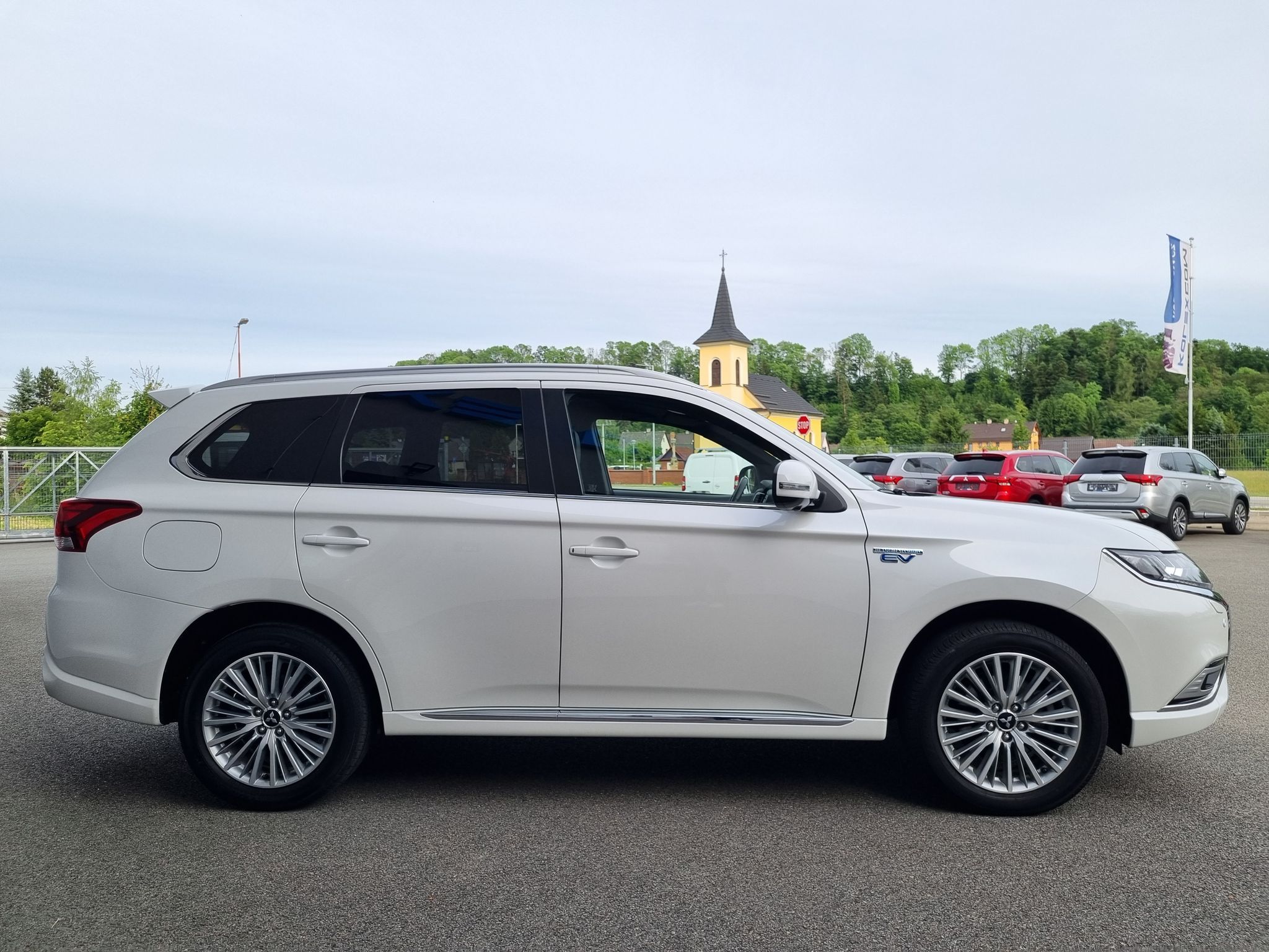 Mitsubishi Outlander, 2.4 PHEV 4x4 - fotka 5