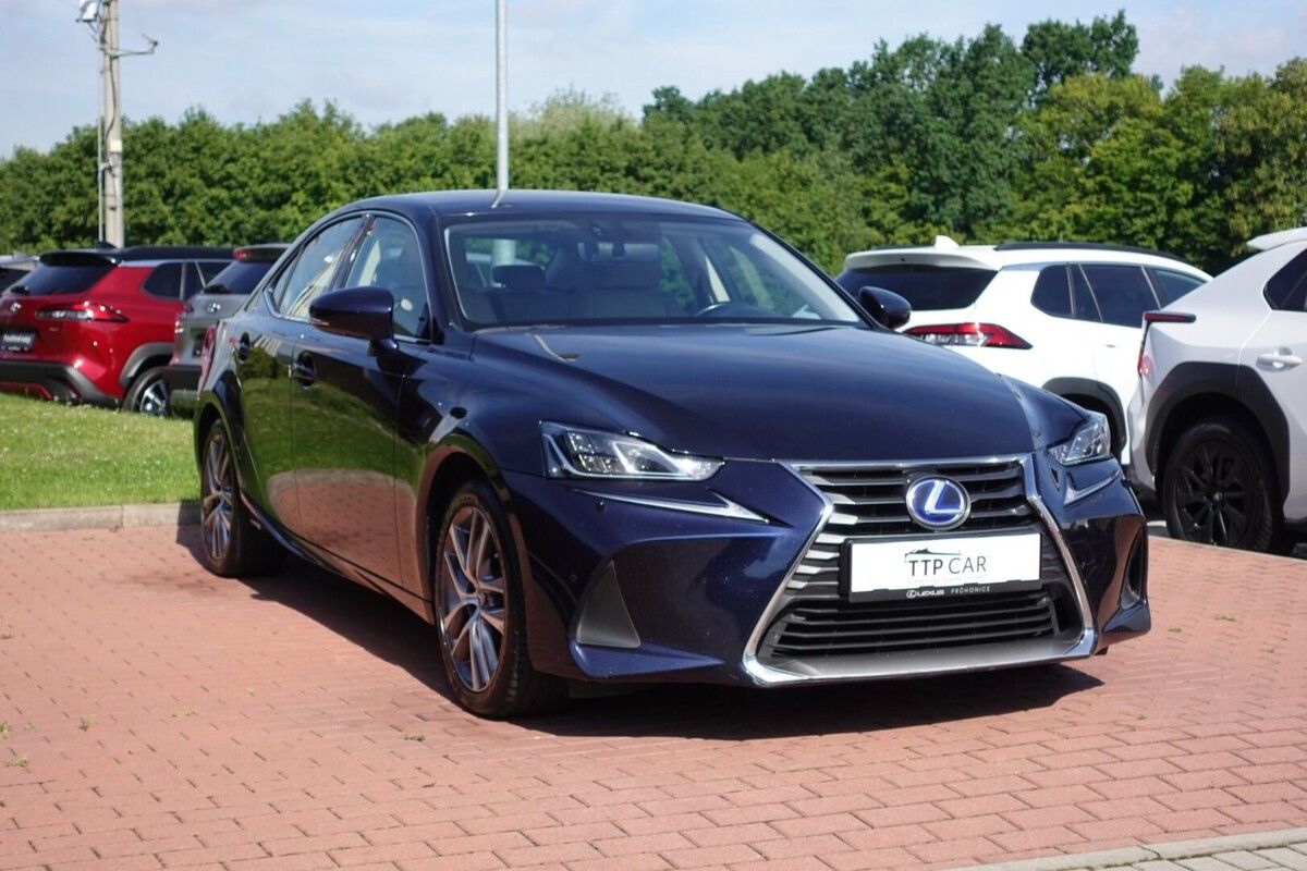 Lexus IS, 300h Executive Navi - fotka 4