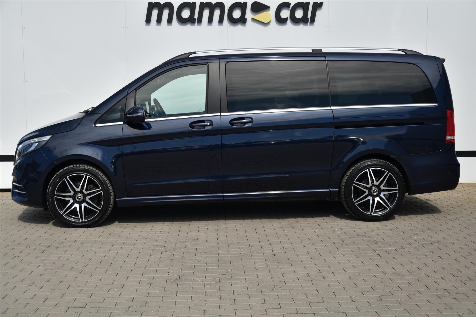 Mercedes-Benz Třídy V, 300d 4MATIC AMG LONG AVANTGARD - fotka 4