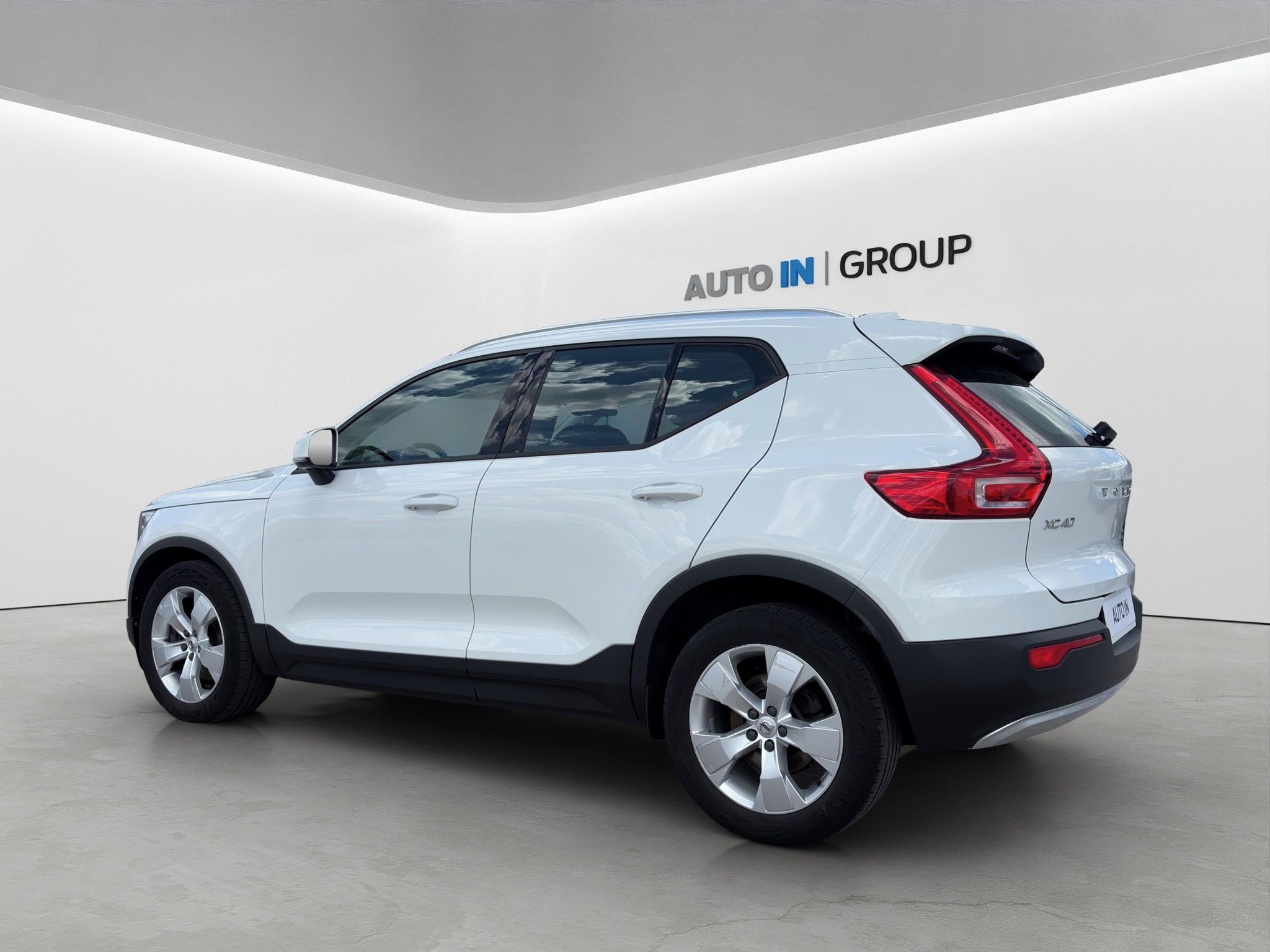 Volvo XC40, Momentum D3 AWD A/T - fotka 4
