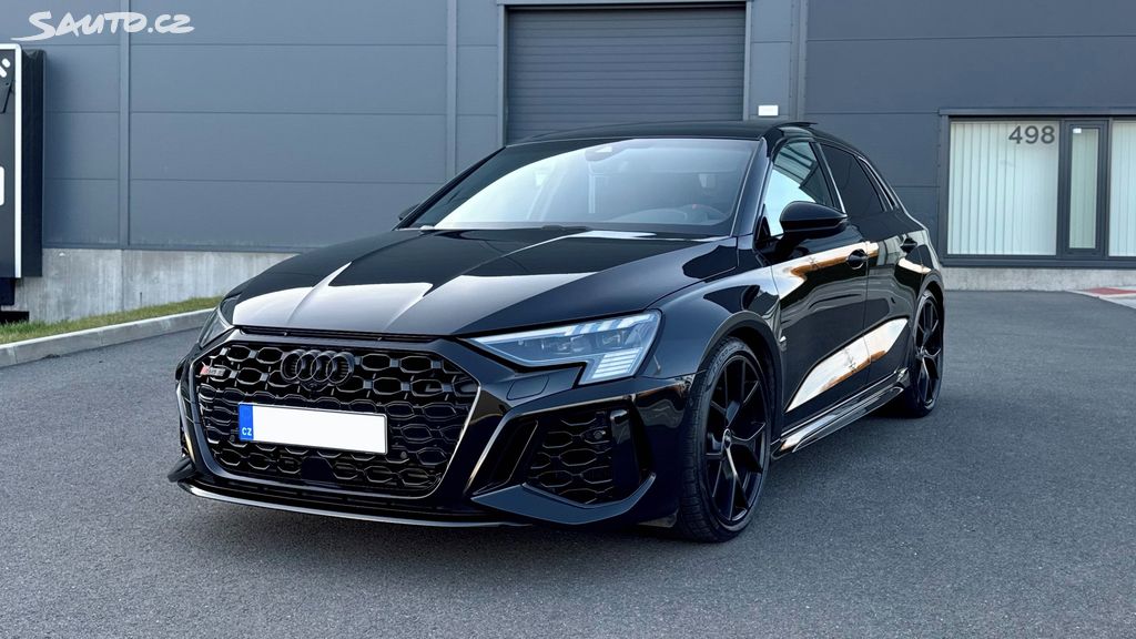 Audi RS3, Audi RS3 Hatchback