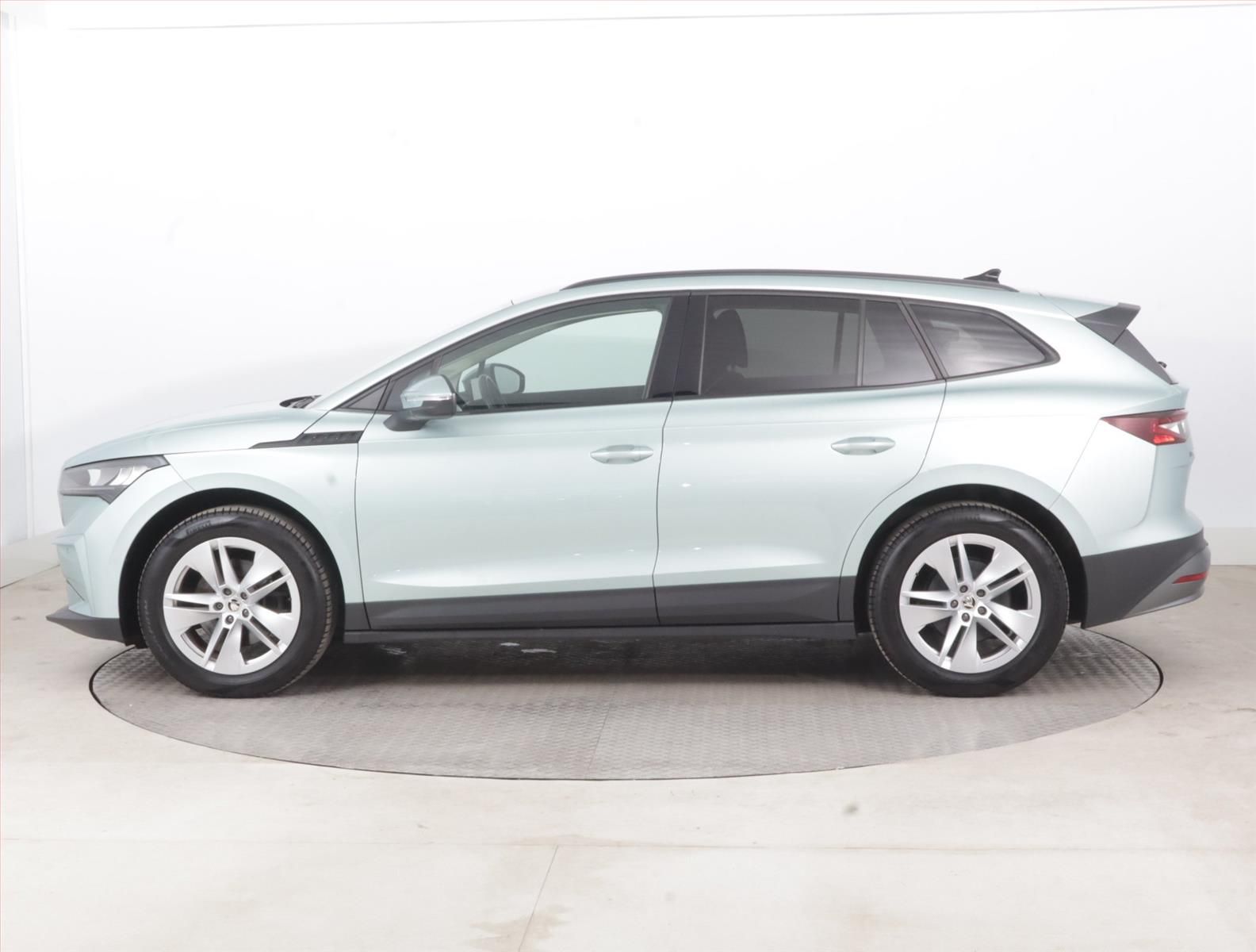 Škoda Enyaq iV, iV 60 (62 kWh), SoH 93% - fotka 3
