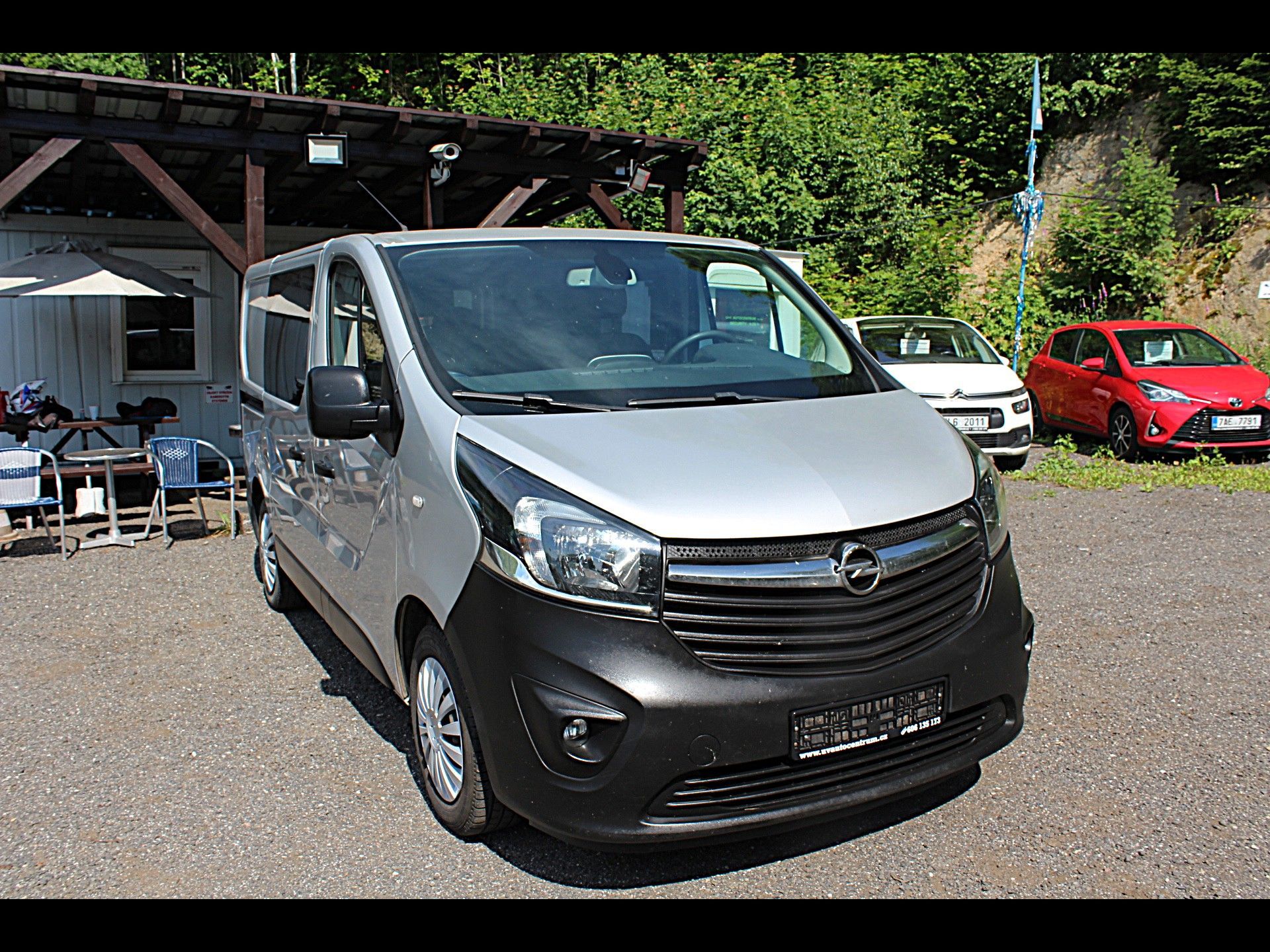 Opel Vivaro, 1.6 BiCDTi 103 kW 5.míst - fotka 3