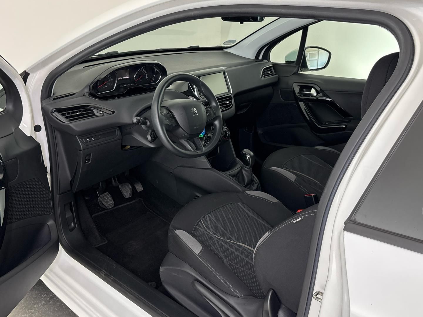 Peugeot 208, 1.2 PureTech / 60 kW - fotka 6