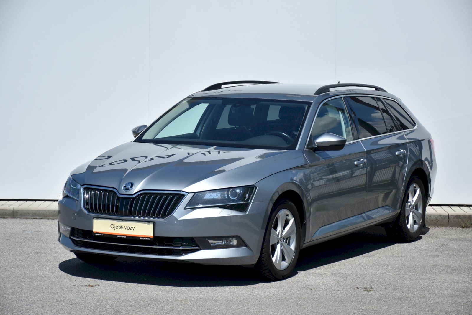 Škoda Superb, Ambition 2.0 TDI 110kW - fotka 6