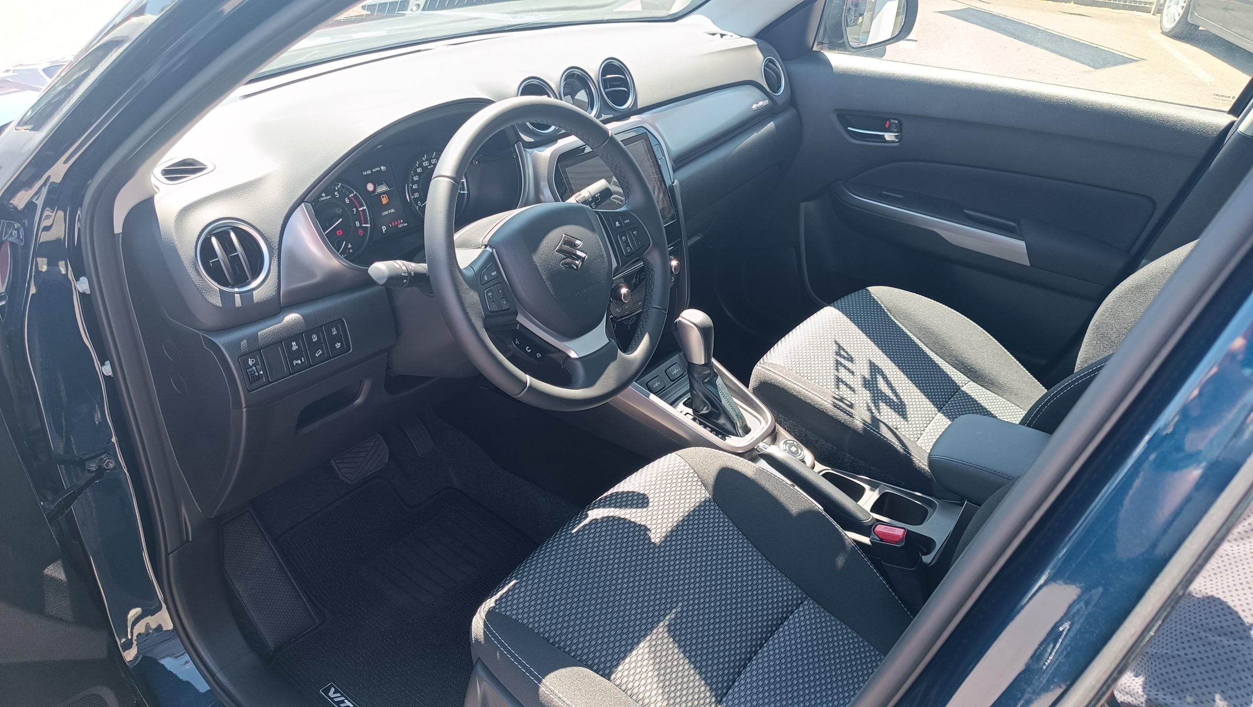 Suzuki Vitara, 1.4 Boosterjet 6AT Premium 4x4 - fotka 4