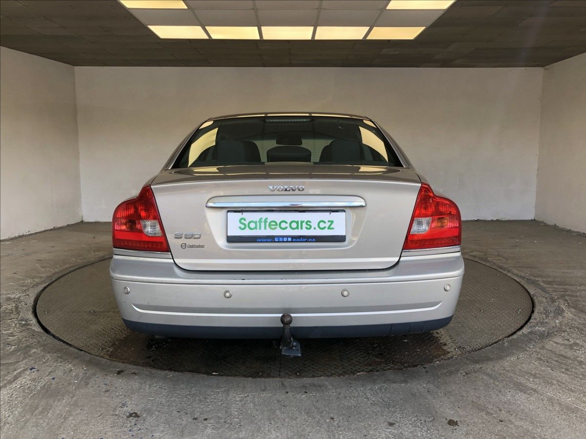 Volvo S80, 2,4 D5 AUTOMAT - fotka 6