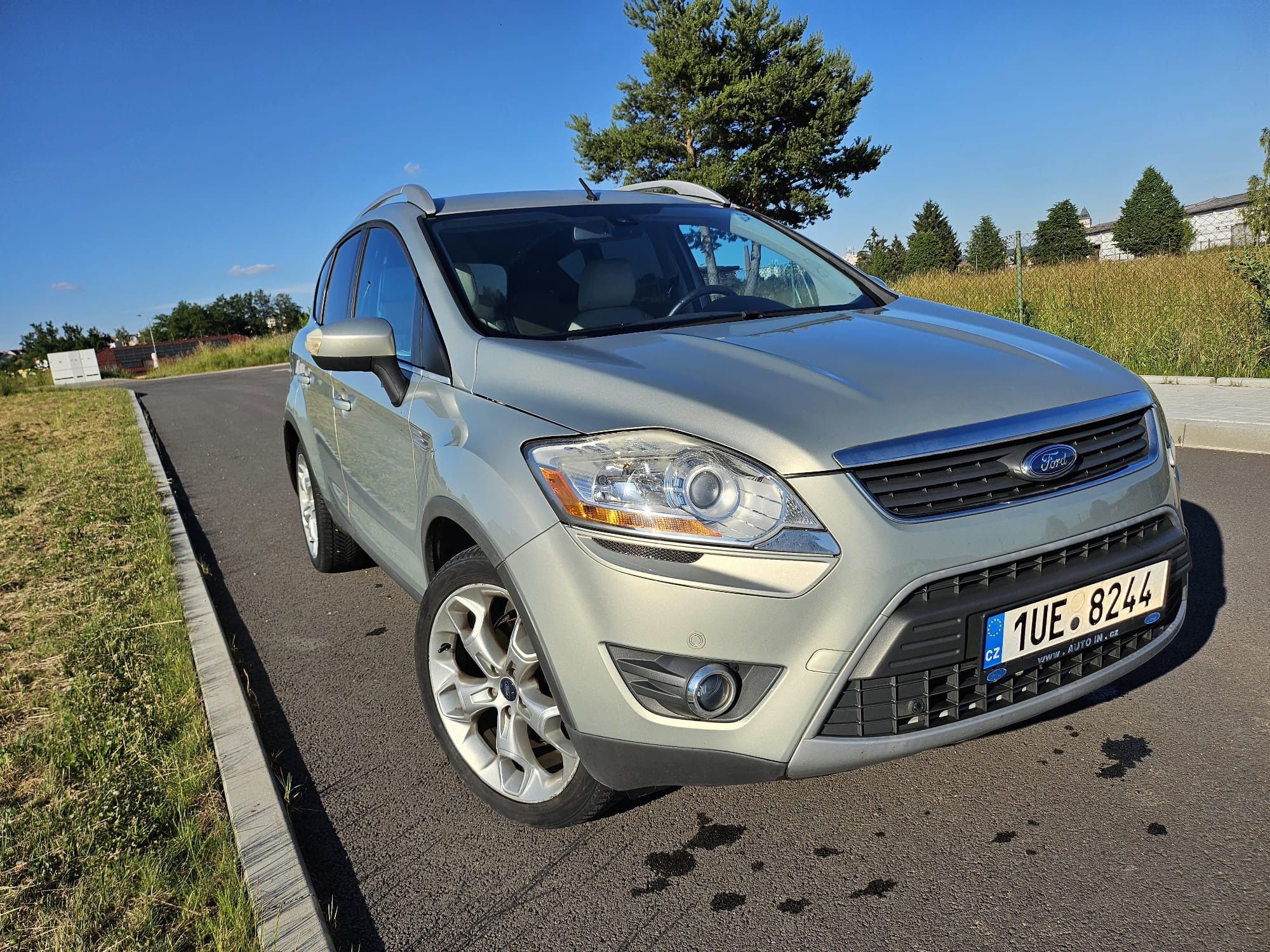 Ford Kuga, 2.0 tdi 120kw 4x4 INDIVIDUAL - fotka 3
