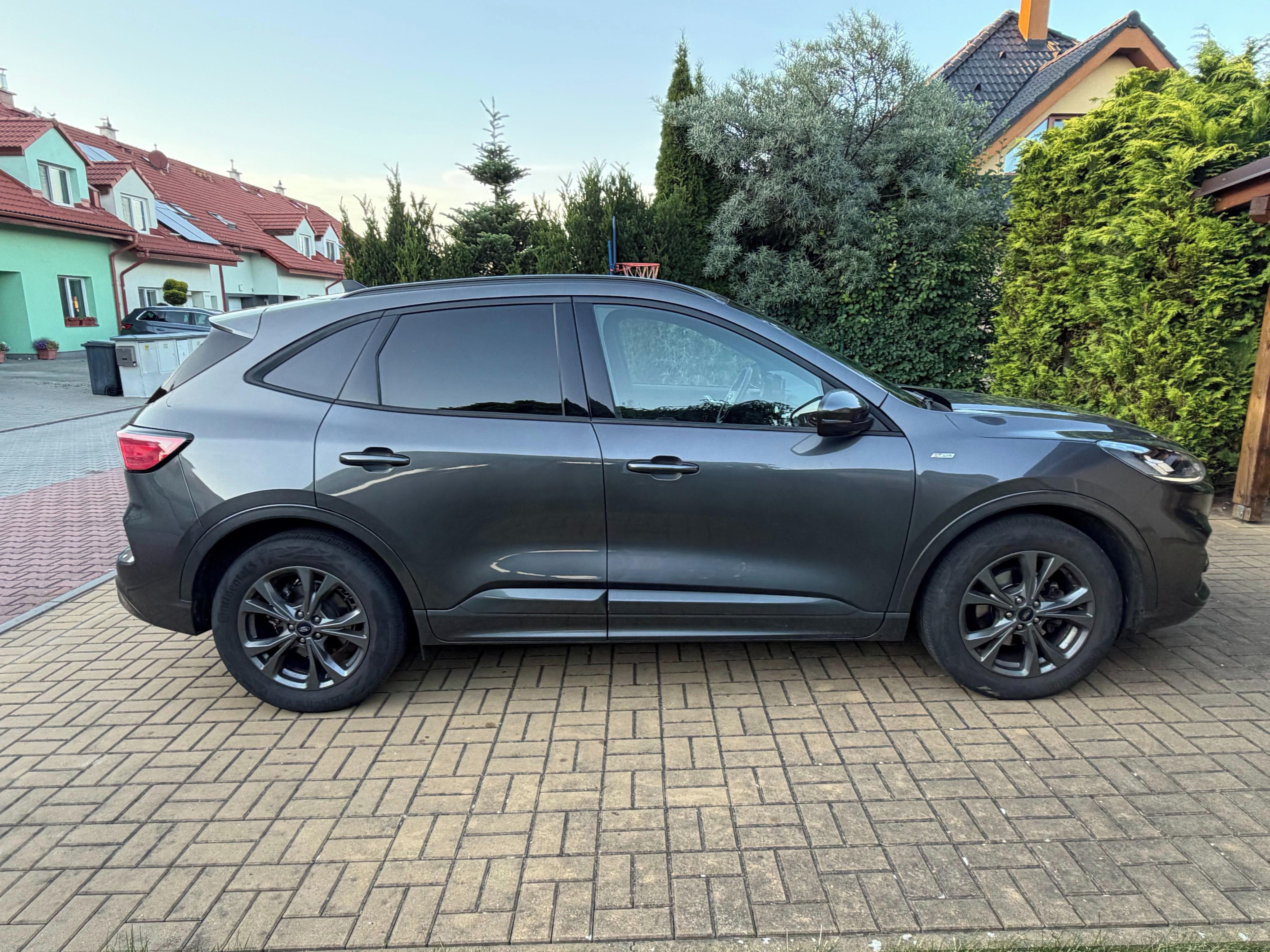 Ford Kuga, 1,5l eco blue, nafta - fotka 2