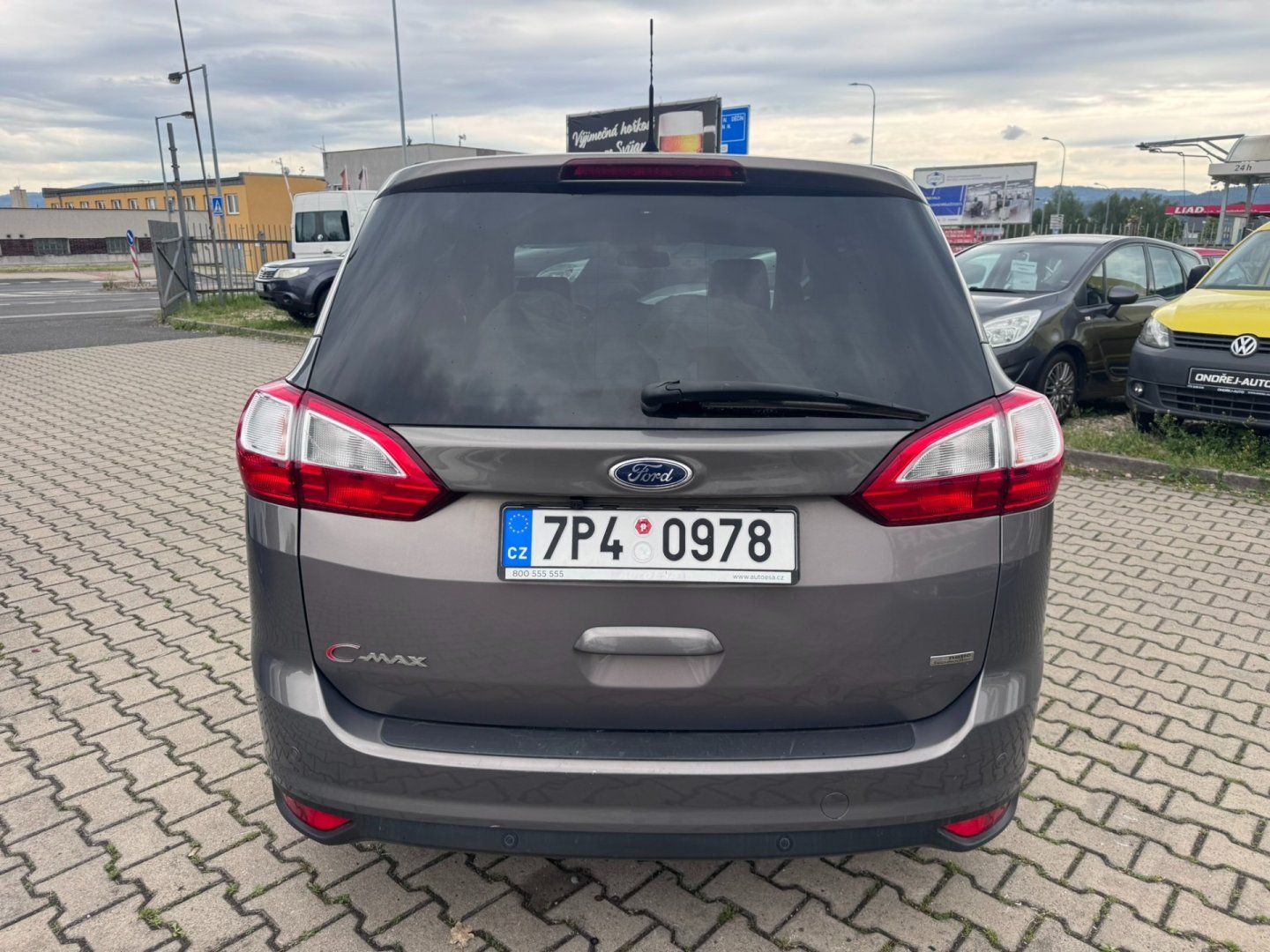 Ford Grand C-MAX, 1,6 TDCI 85 KW KAMERA KŮŽE TAŽ - fotka 5
